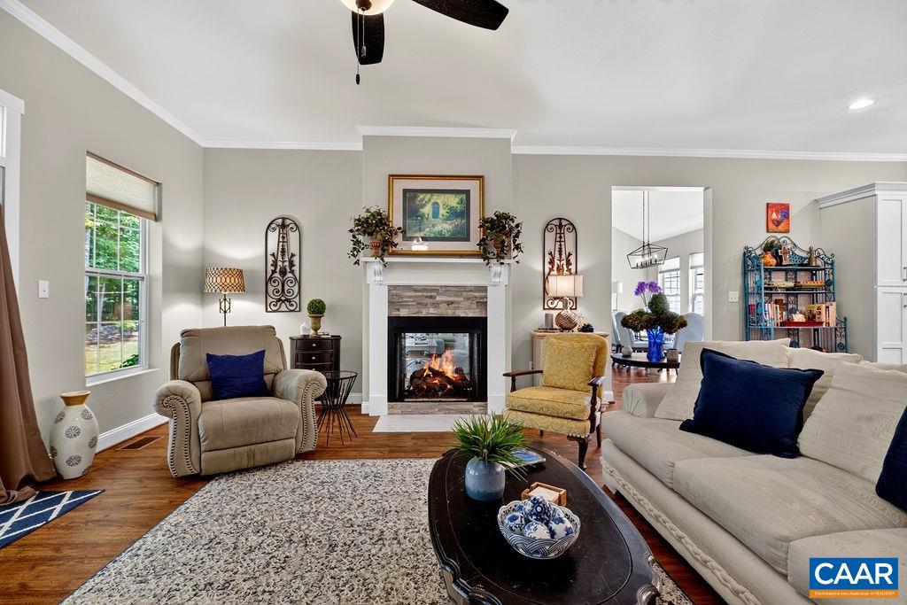 858 STONEY CREEK WEST