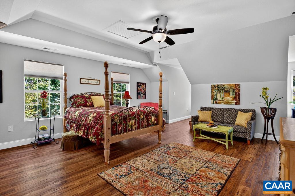 858 STONEY CREEK WEST