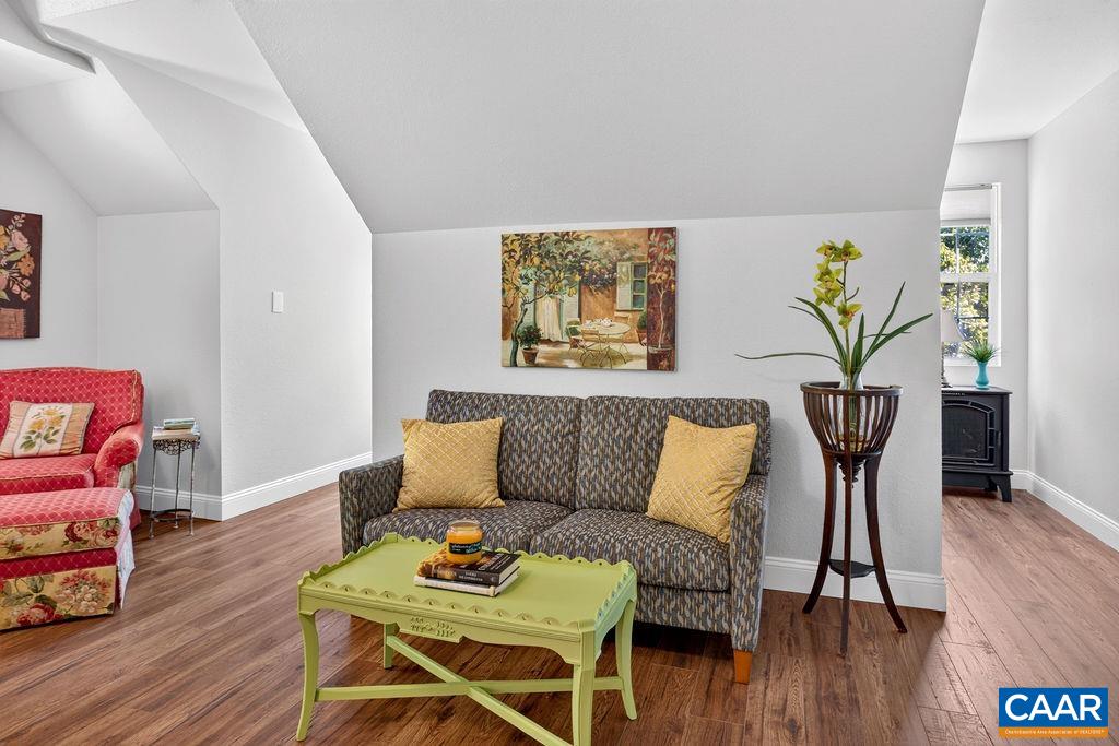 858 STONEY CREEK WEST