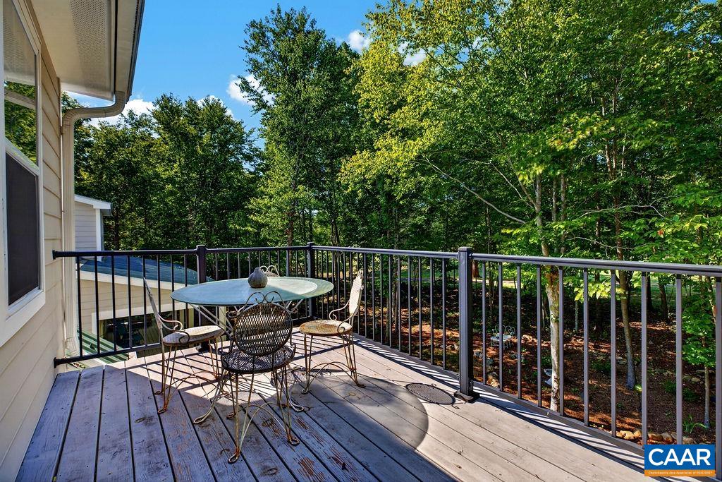 858 STONEY CREEK WEST
