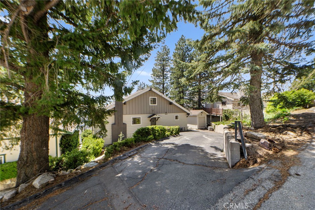 26429 Apache Trail
