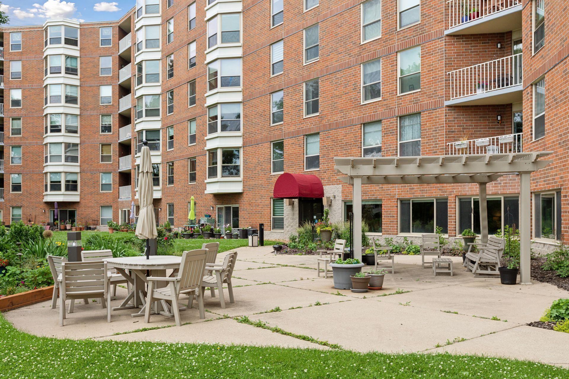 1425 W 28th Street Unit: 515