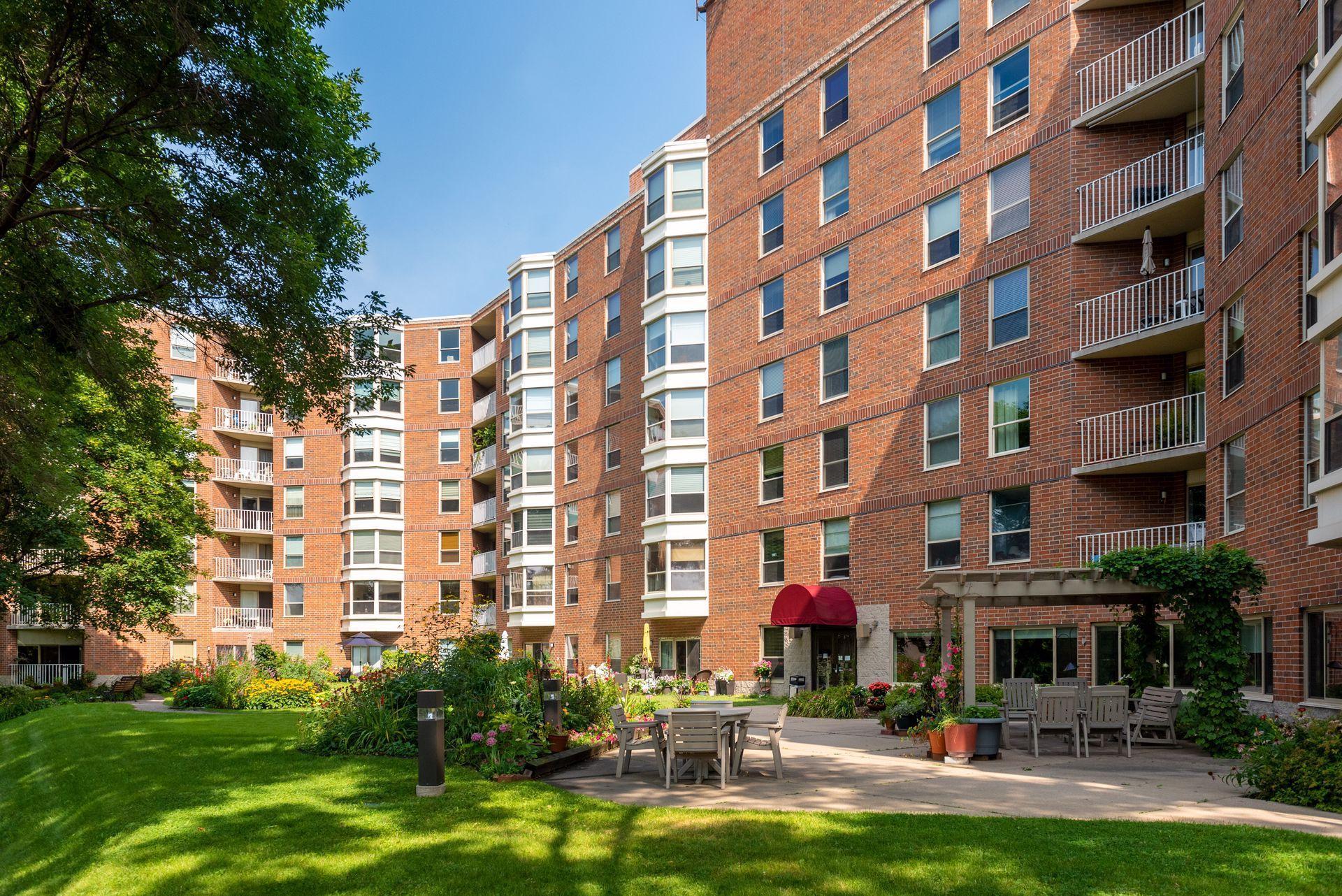 1425 W 28th Street Unit: 515