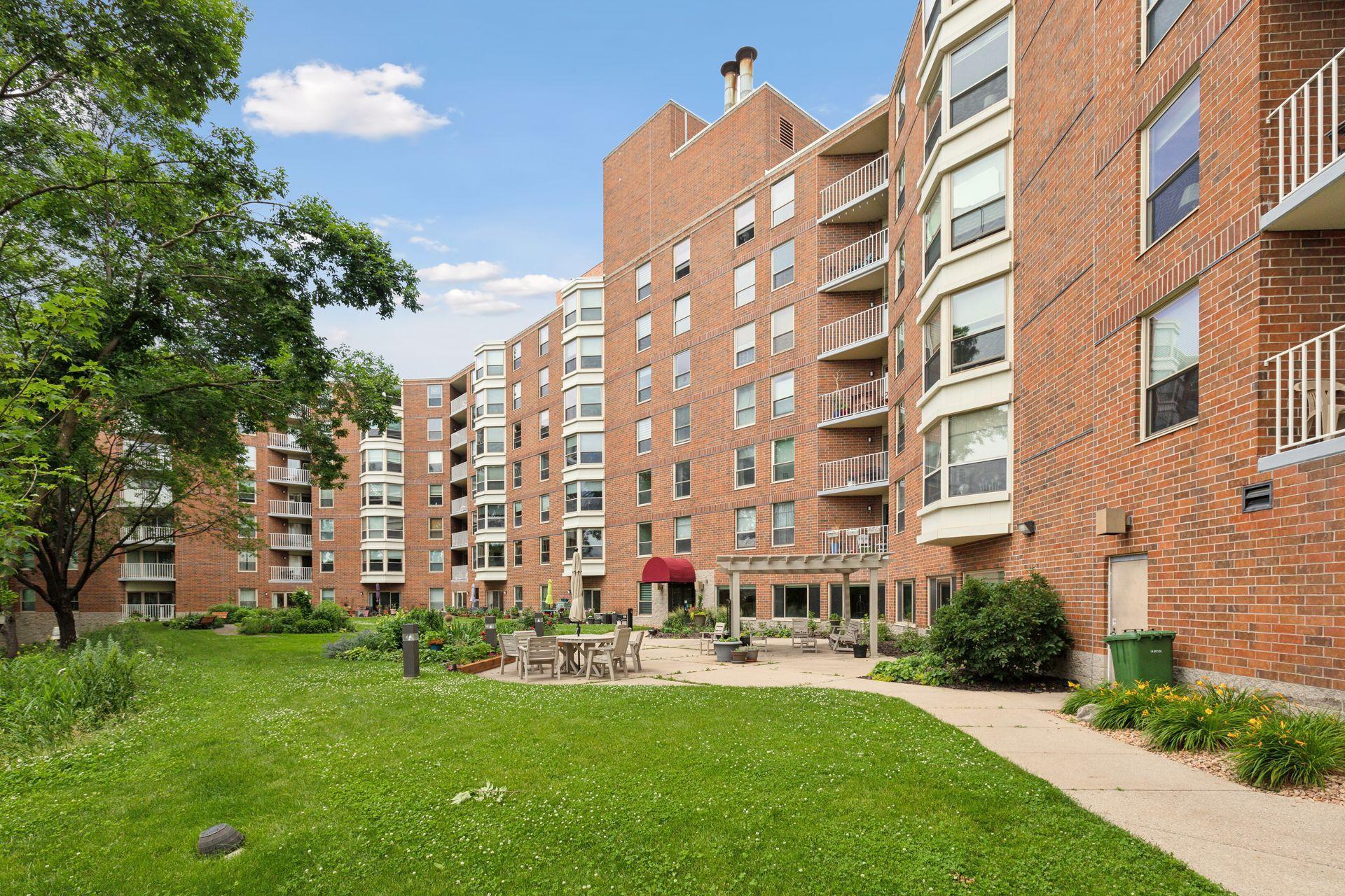 1425 W 28th Street Unit: 515