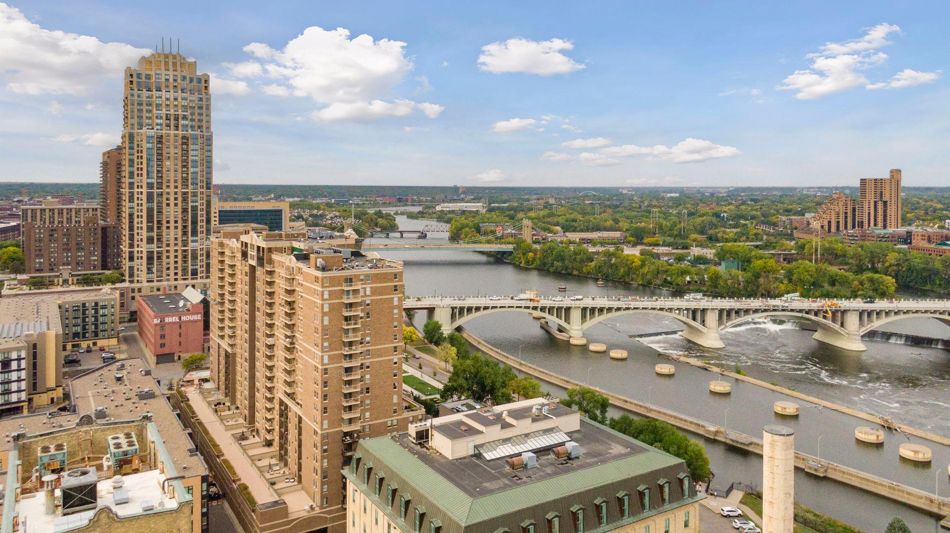 401 S 1st Street Unit: 816