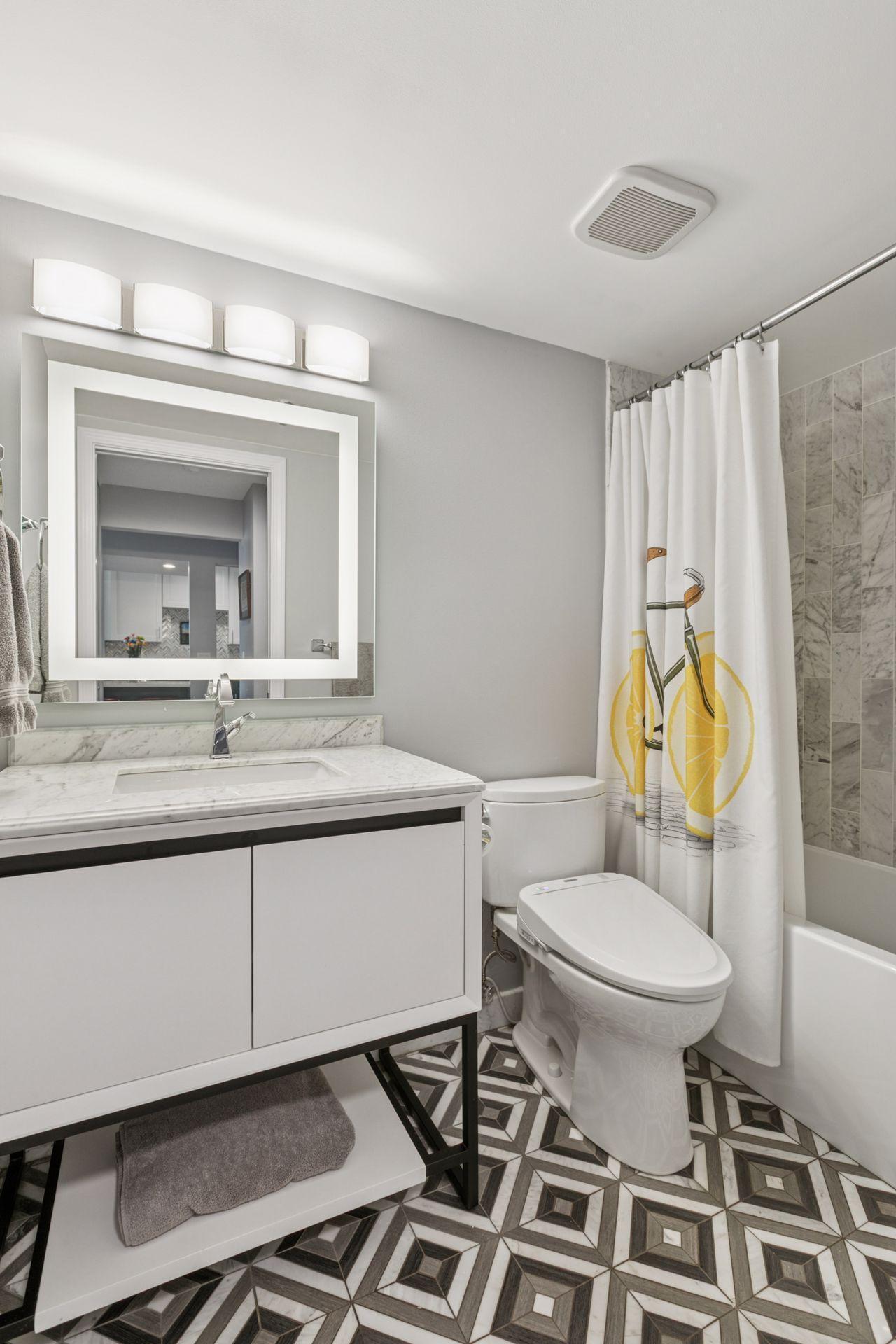 401 S 1st Street Unit: 816