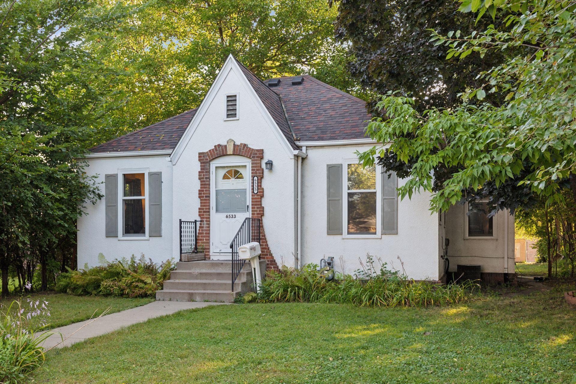6533 Bloomington Avenue