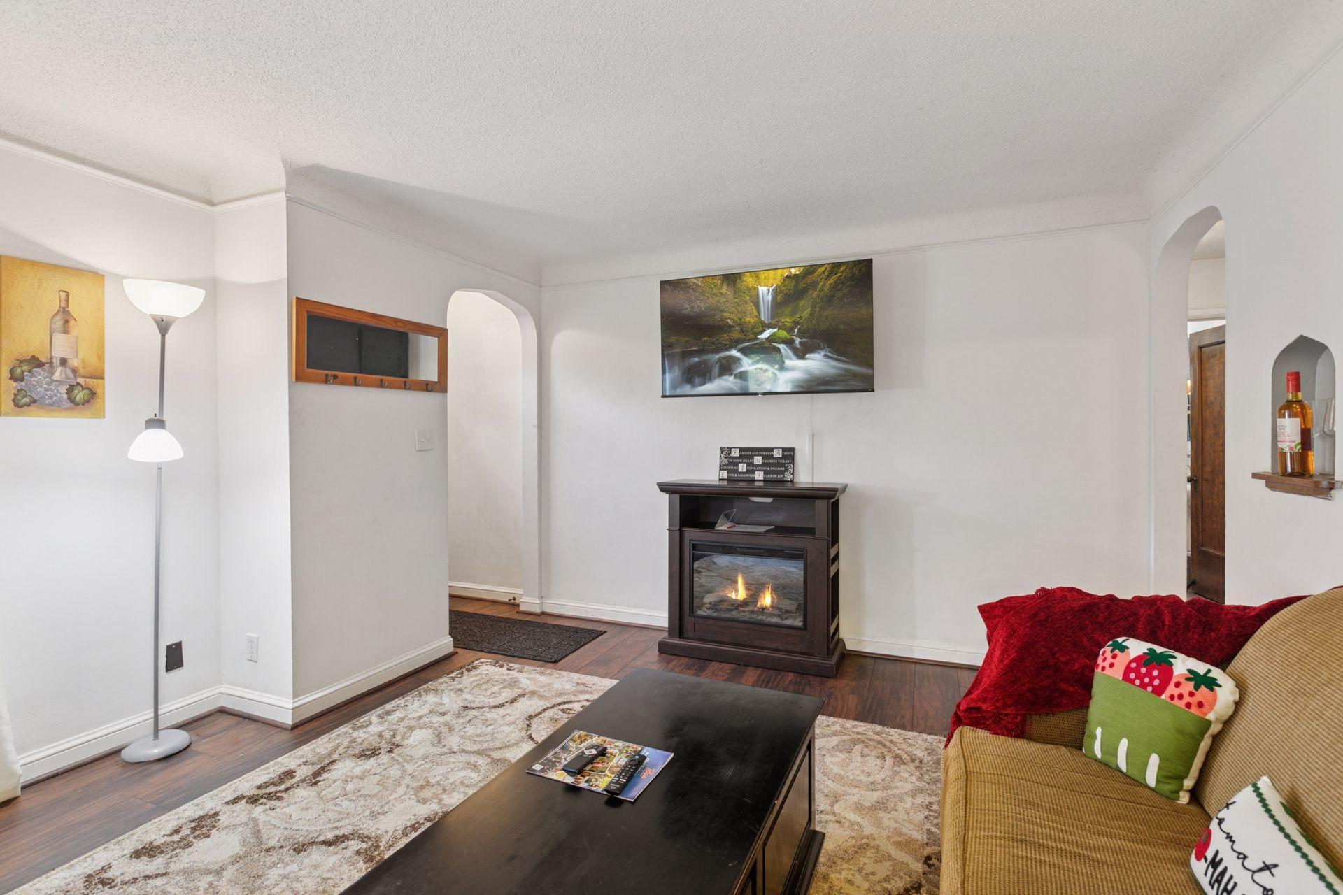 6533 Bloomington Avenue