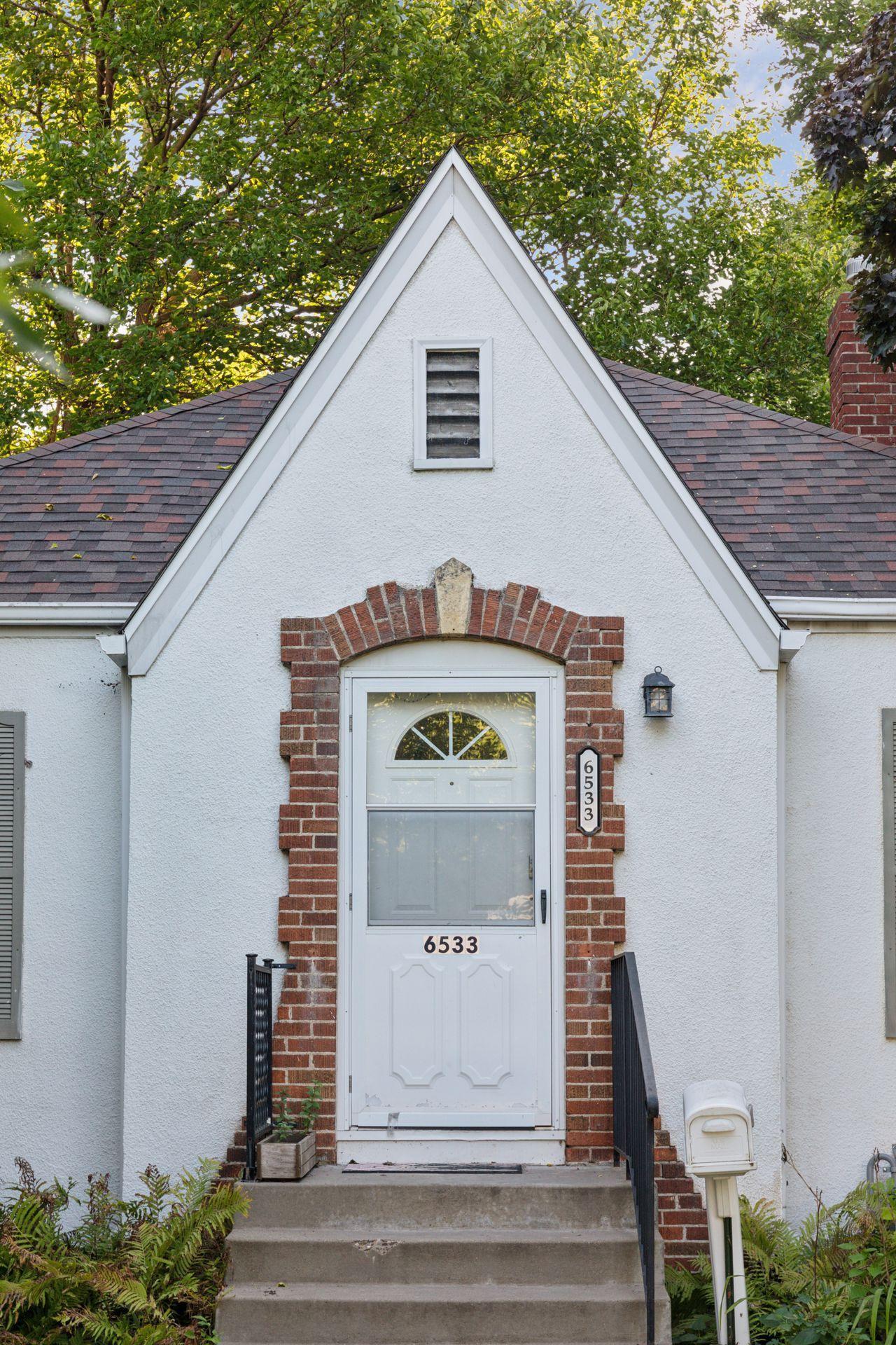 6533 Bloomington Avenue