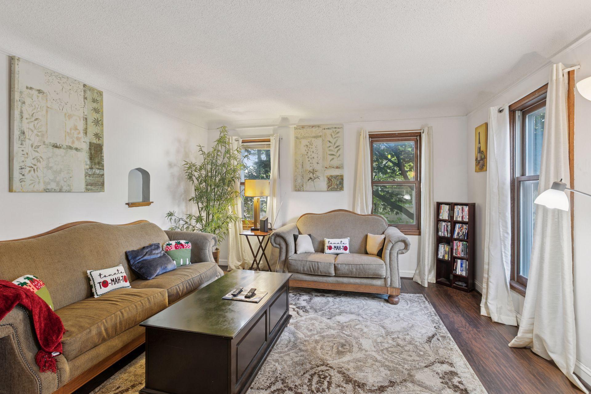 6533 Bloomington Avenue
