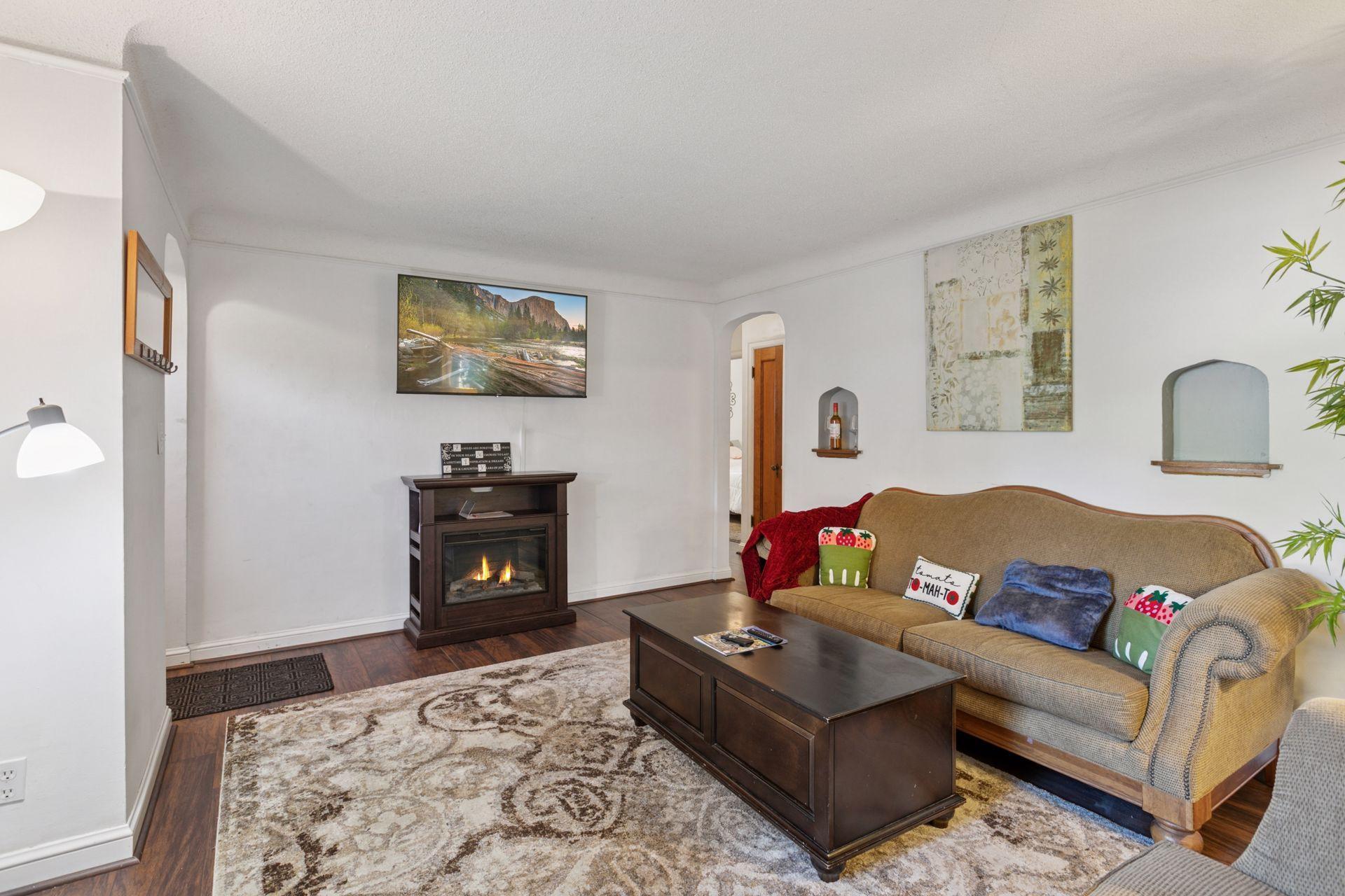 6533 Bloomington Avenue