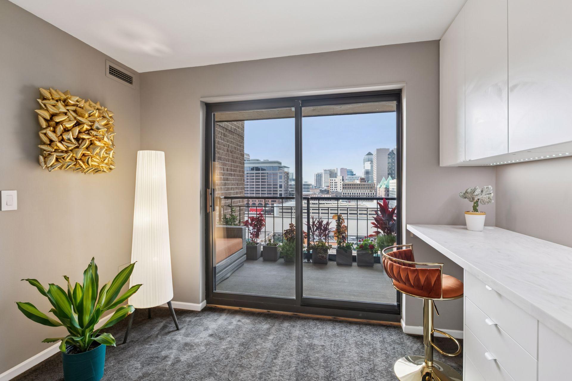 401 S 1st Street Unit: 1310