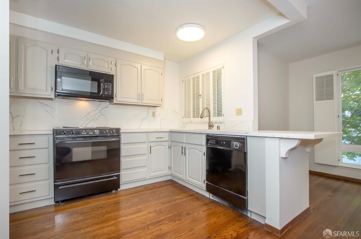 606 Clarendon Street