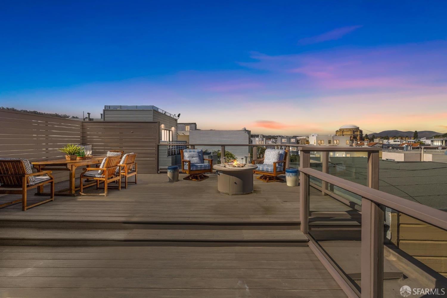 3425 Divisadero Street