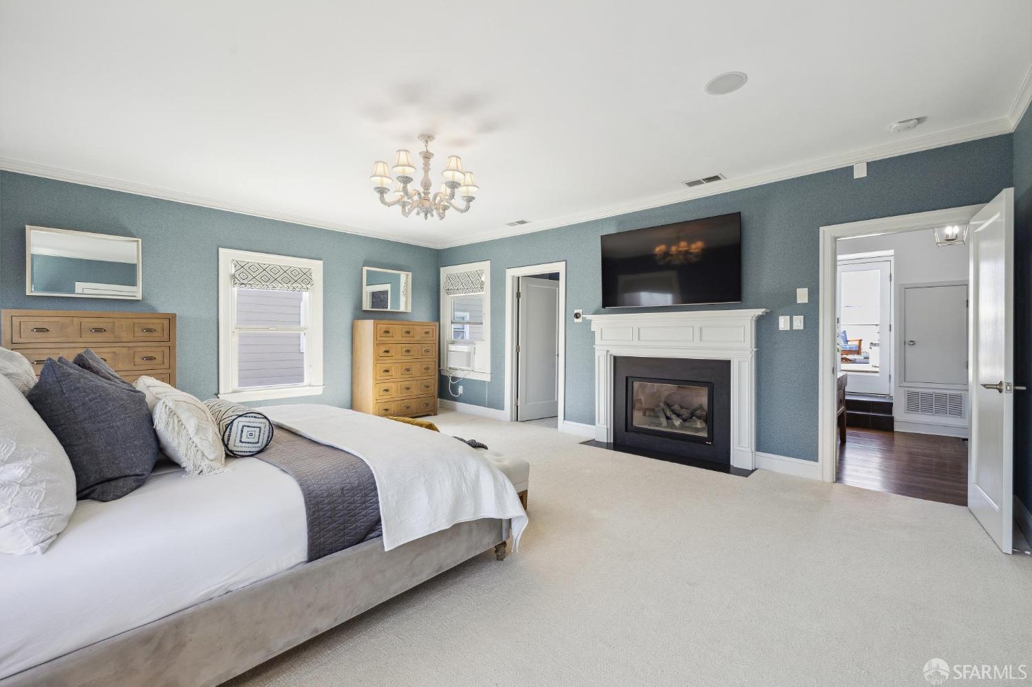 3425 Divisadero Street