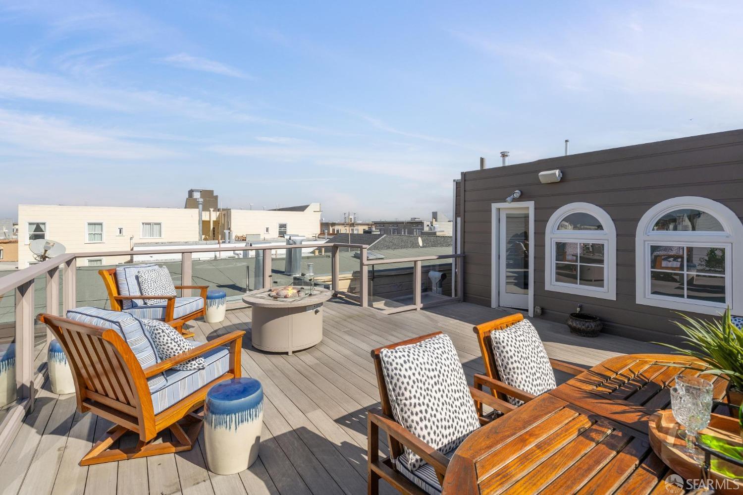 3425 Divisadero Street