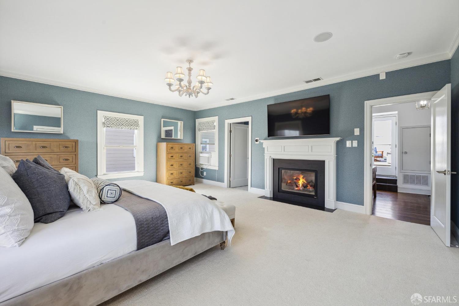 3425 Divisadero Street