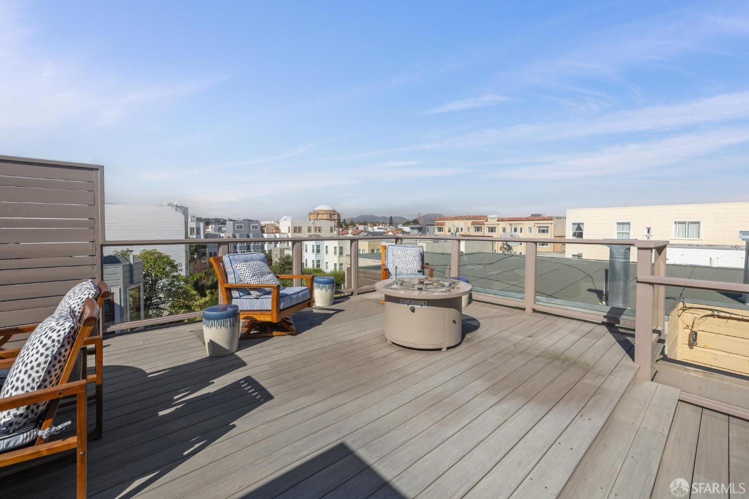 3425 Divisadero Street