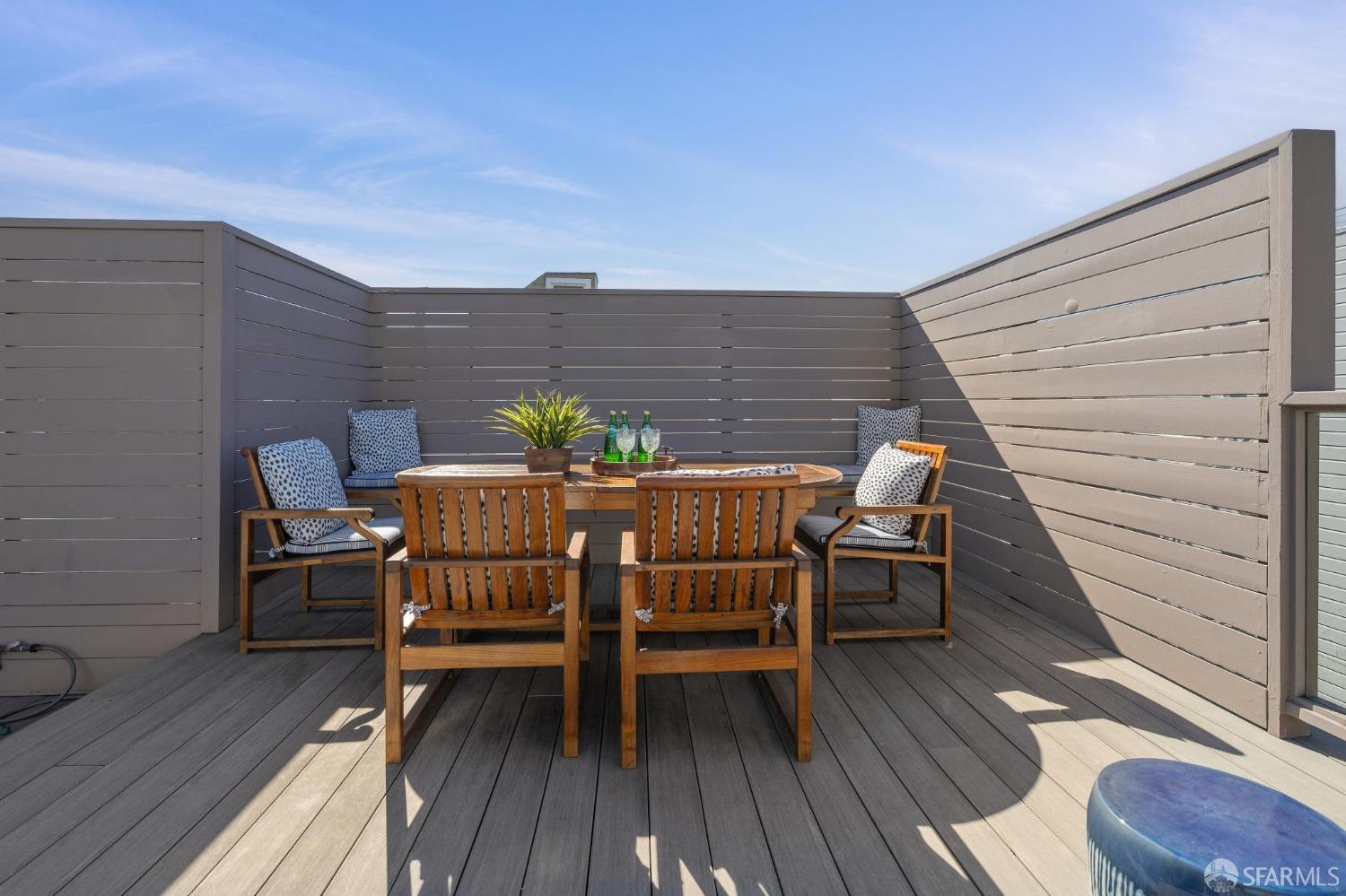 3425 Divisadero Street