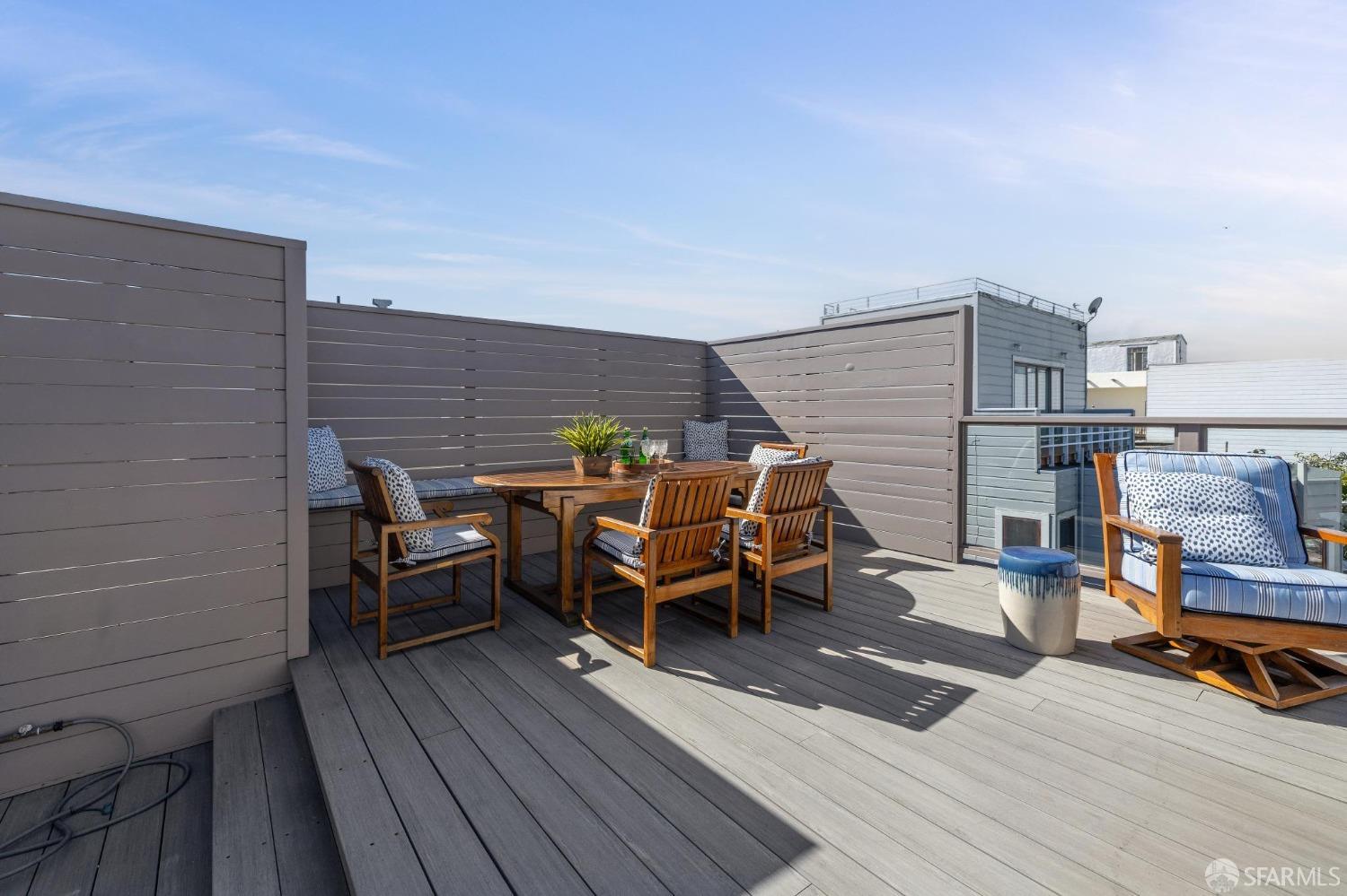 3425 Divisadero Street