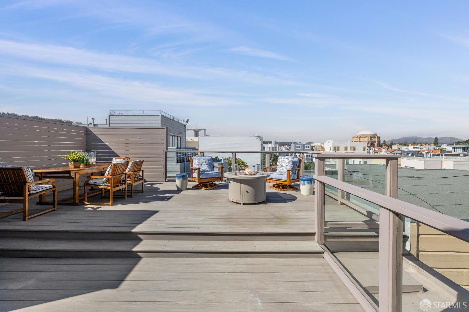 3425 Divisadero Street