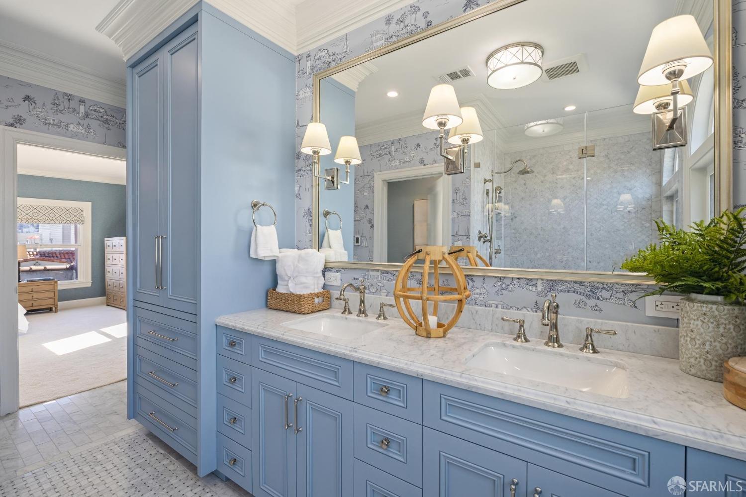 3425 Divisadero Street