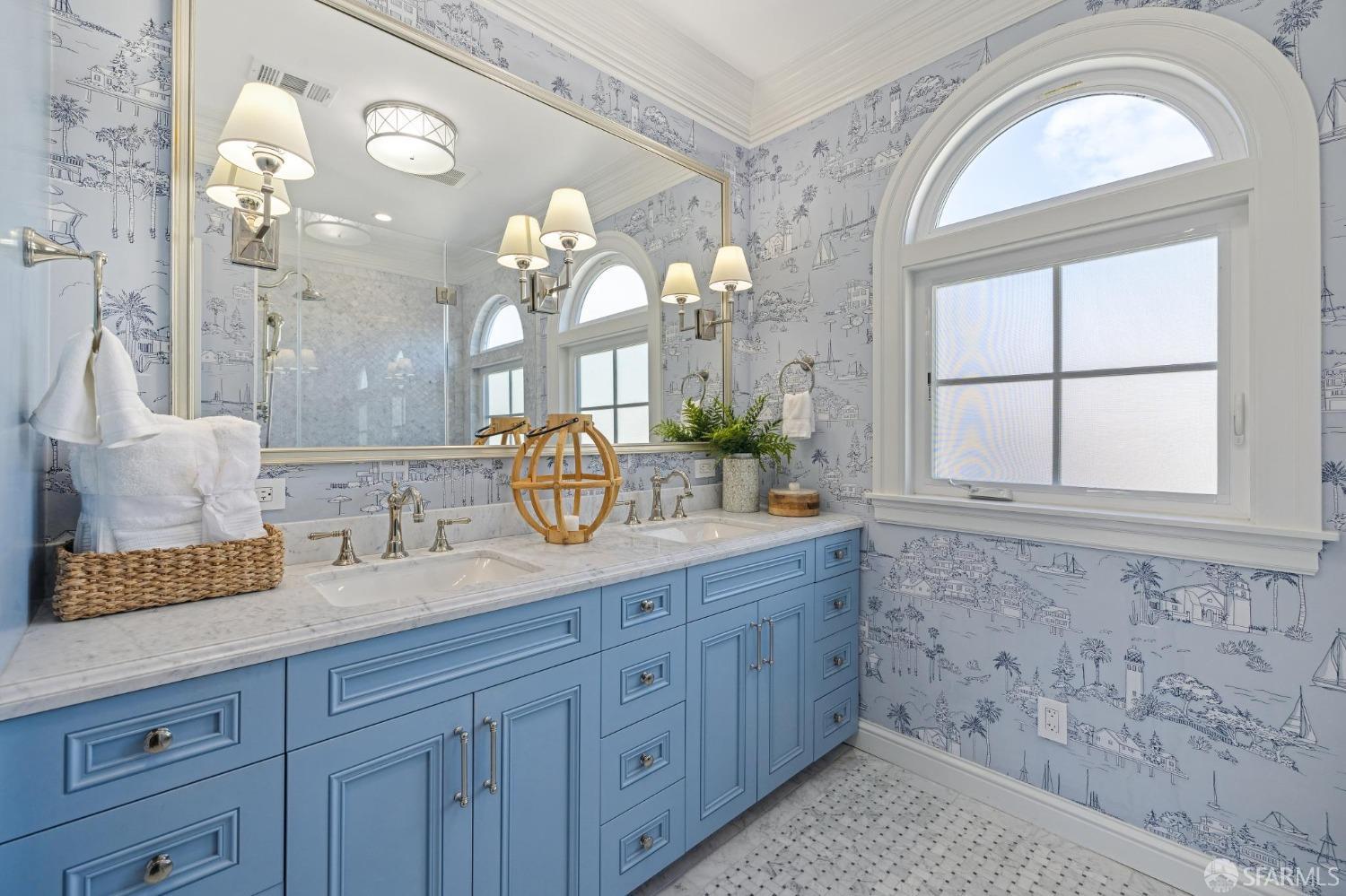 3425 Divisadero Street