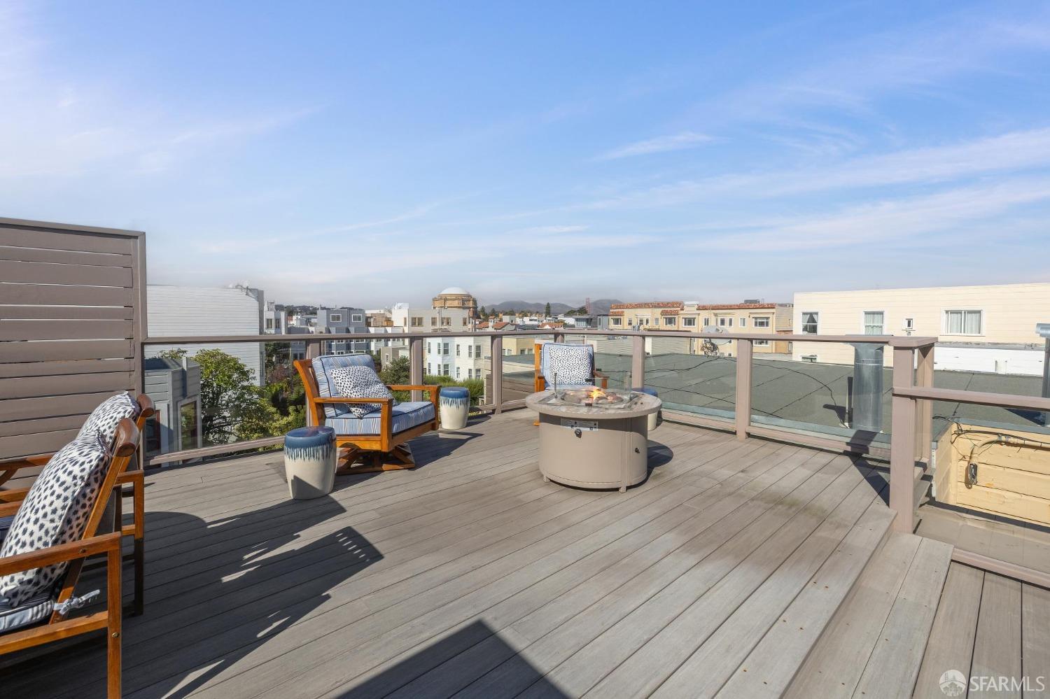 3425 Divisadero Street