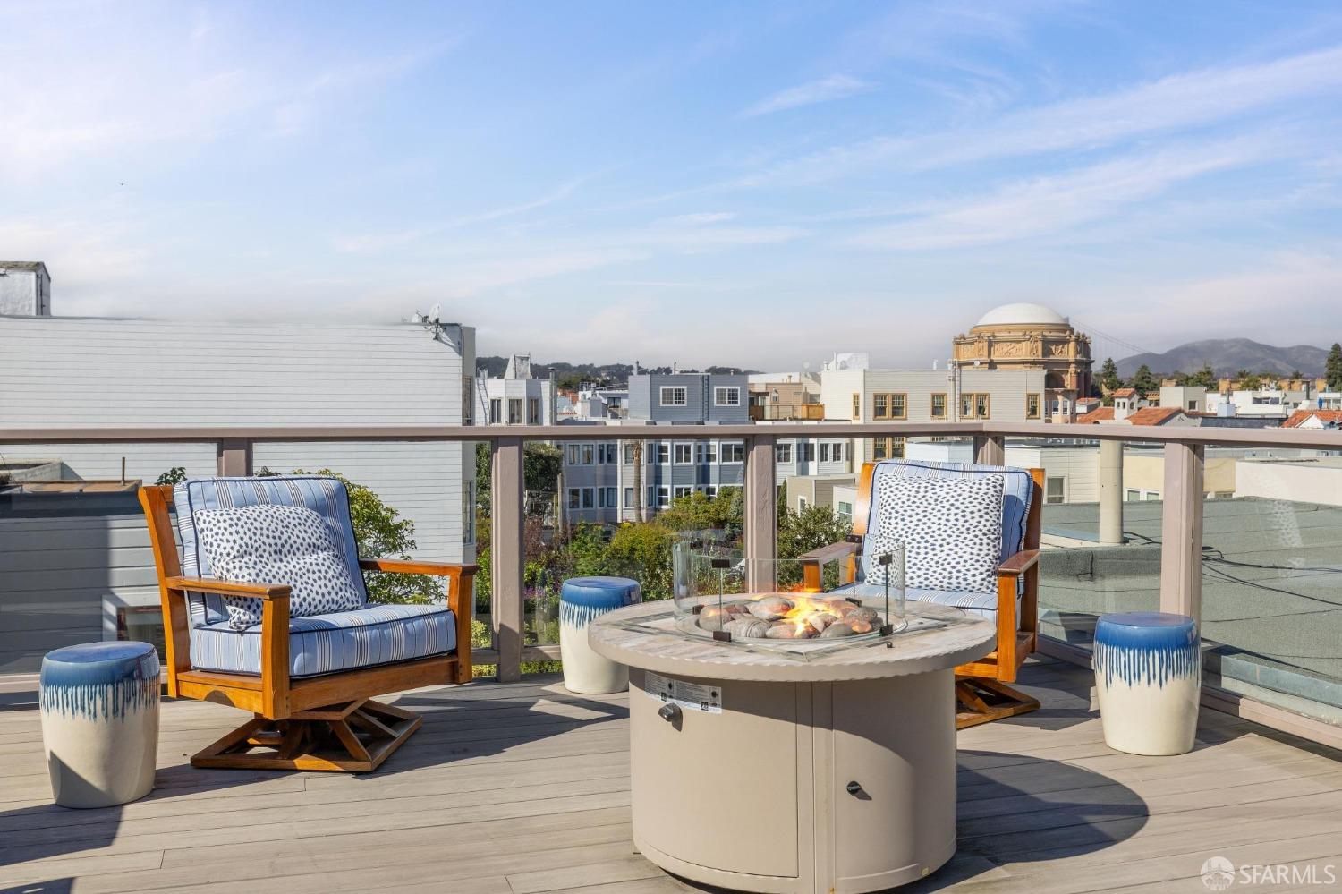 3425 Divisadero Street