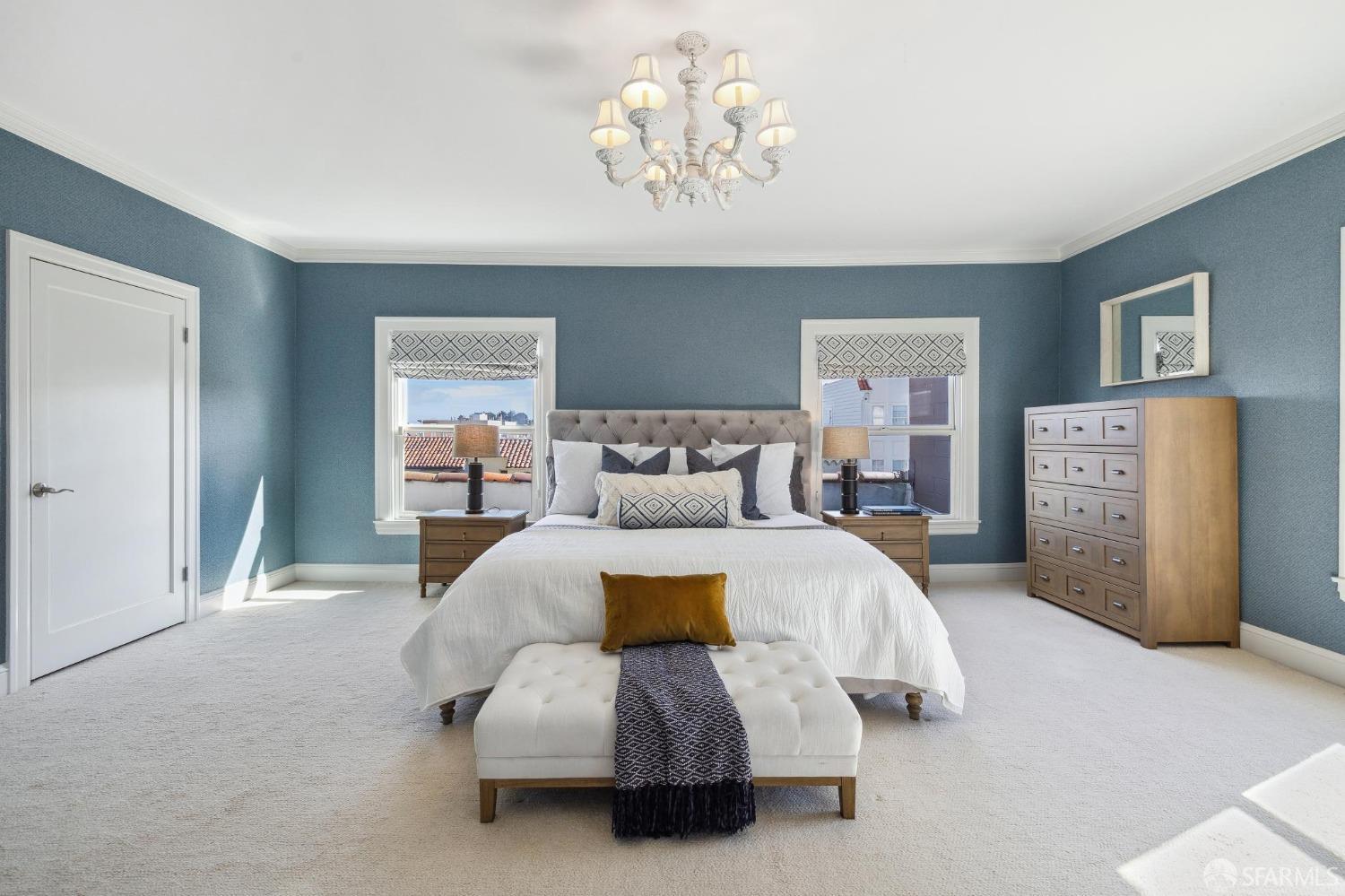 3425 Divisadero Street