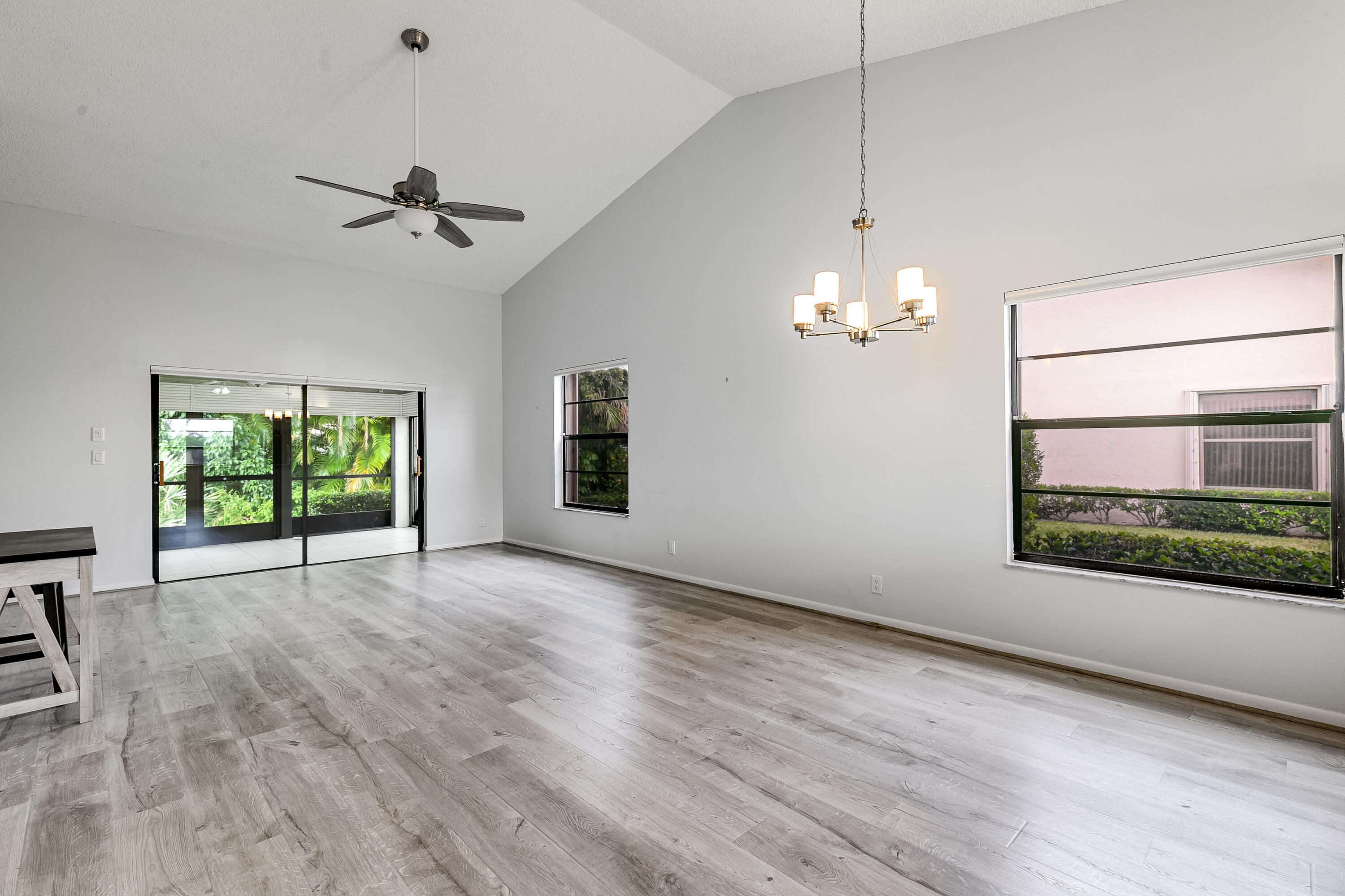 7877 SE Sugar Sand Circle