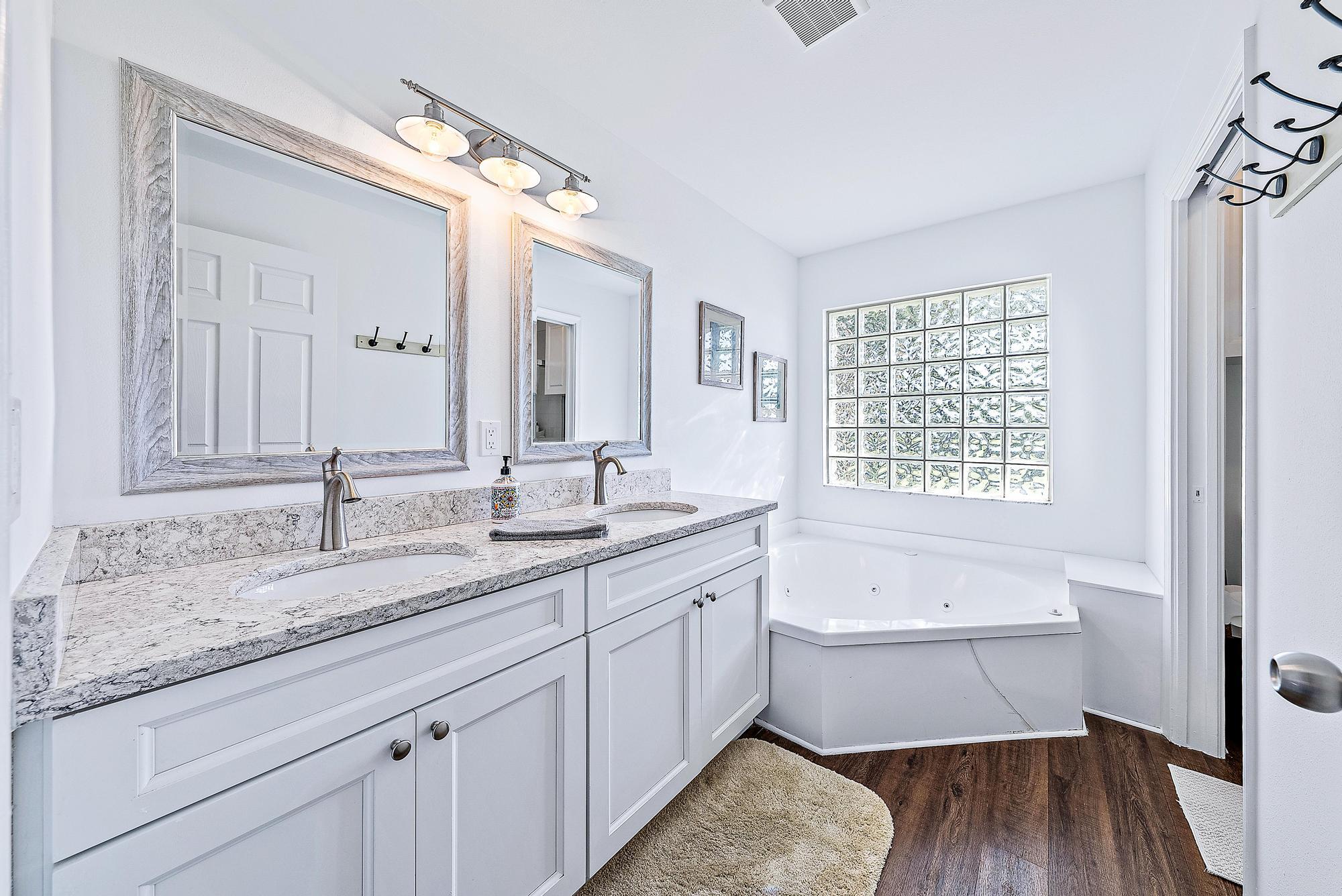 18727 Orange Grove Boulevard