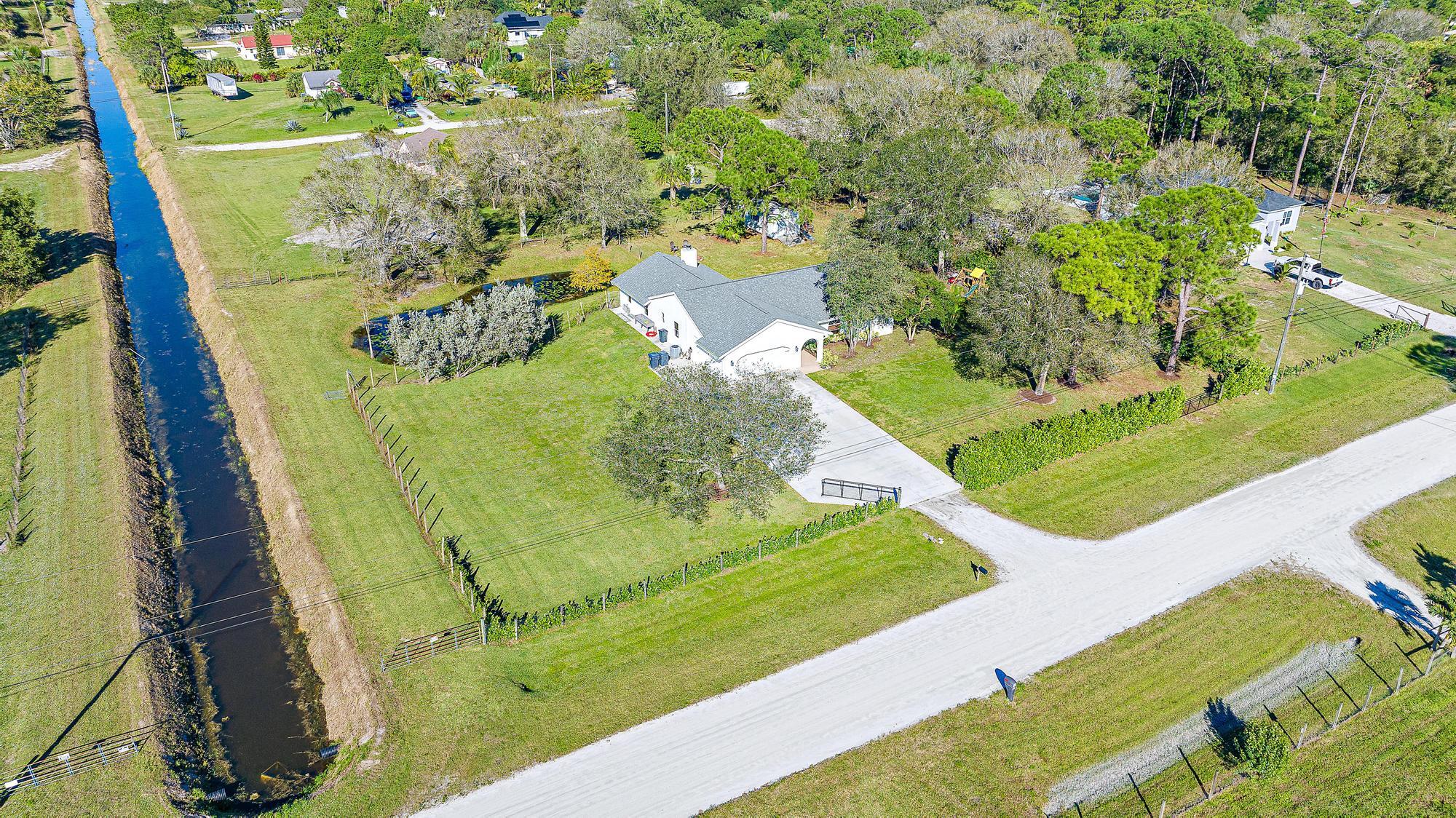 18727 Orange Grove Boulevard