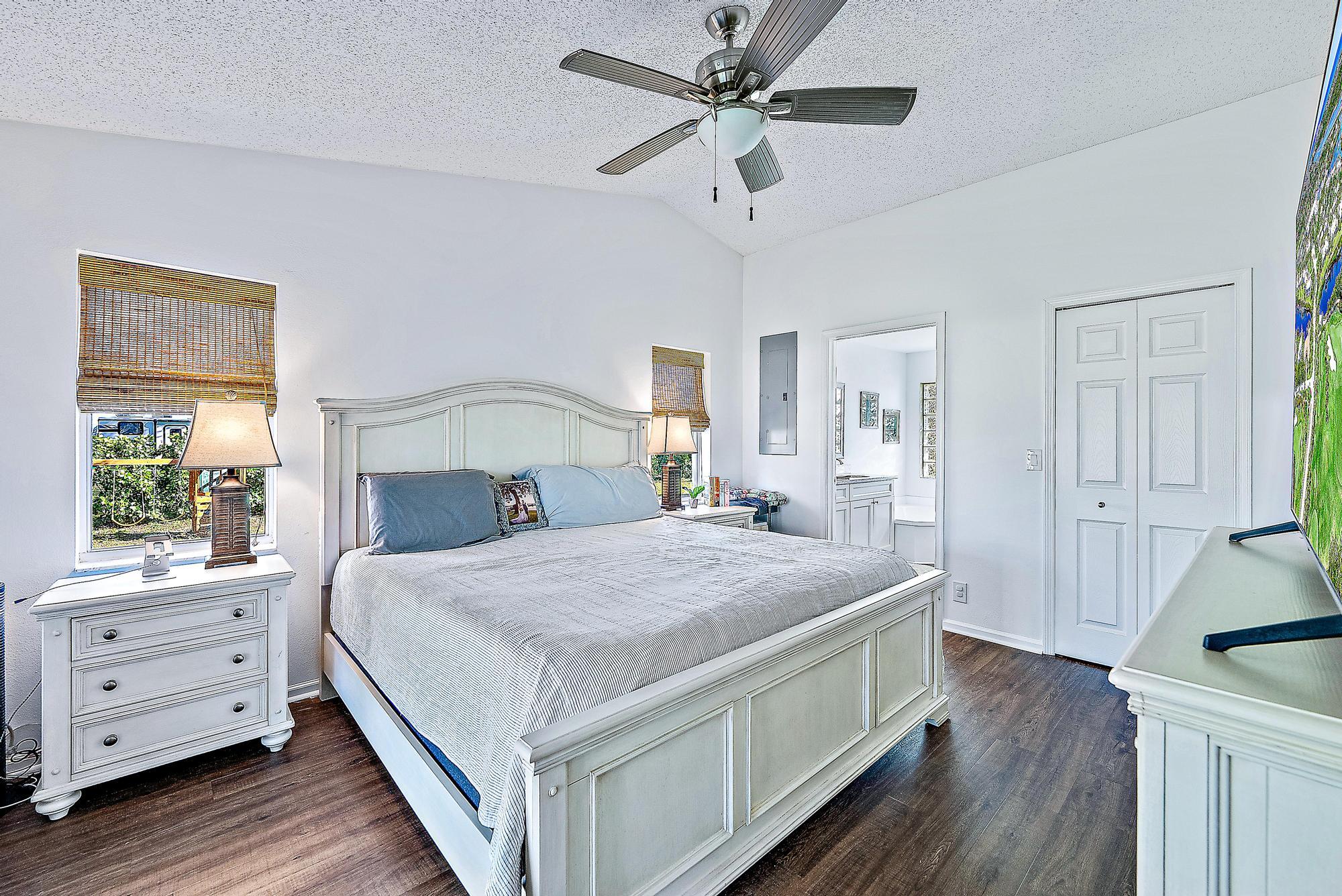 18727 Orange Grove Boulevard