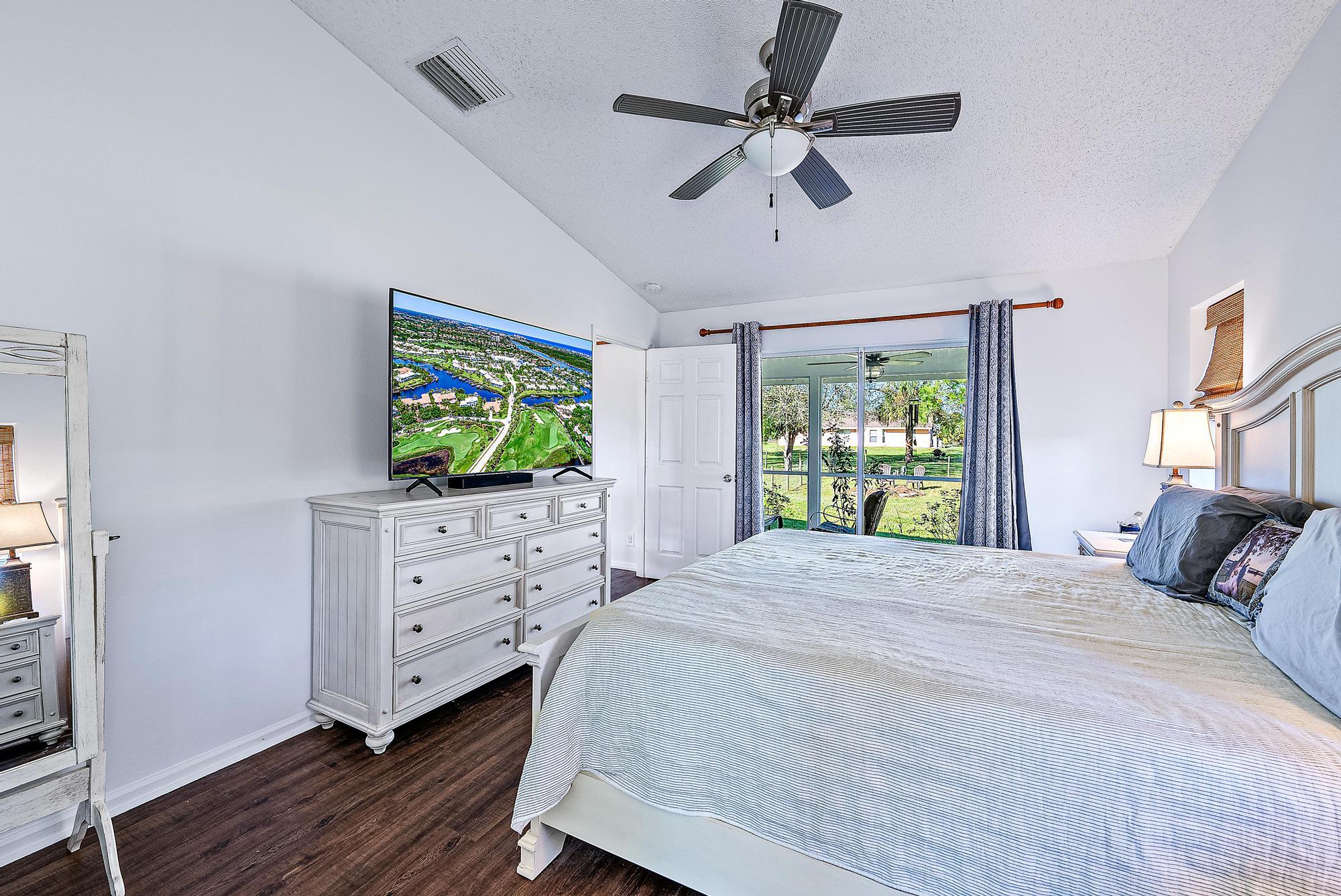 18727 Orange Grove Boulevard