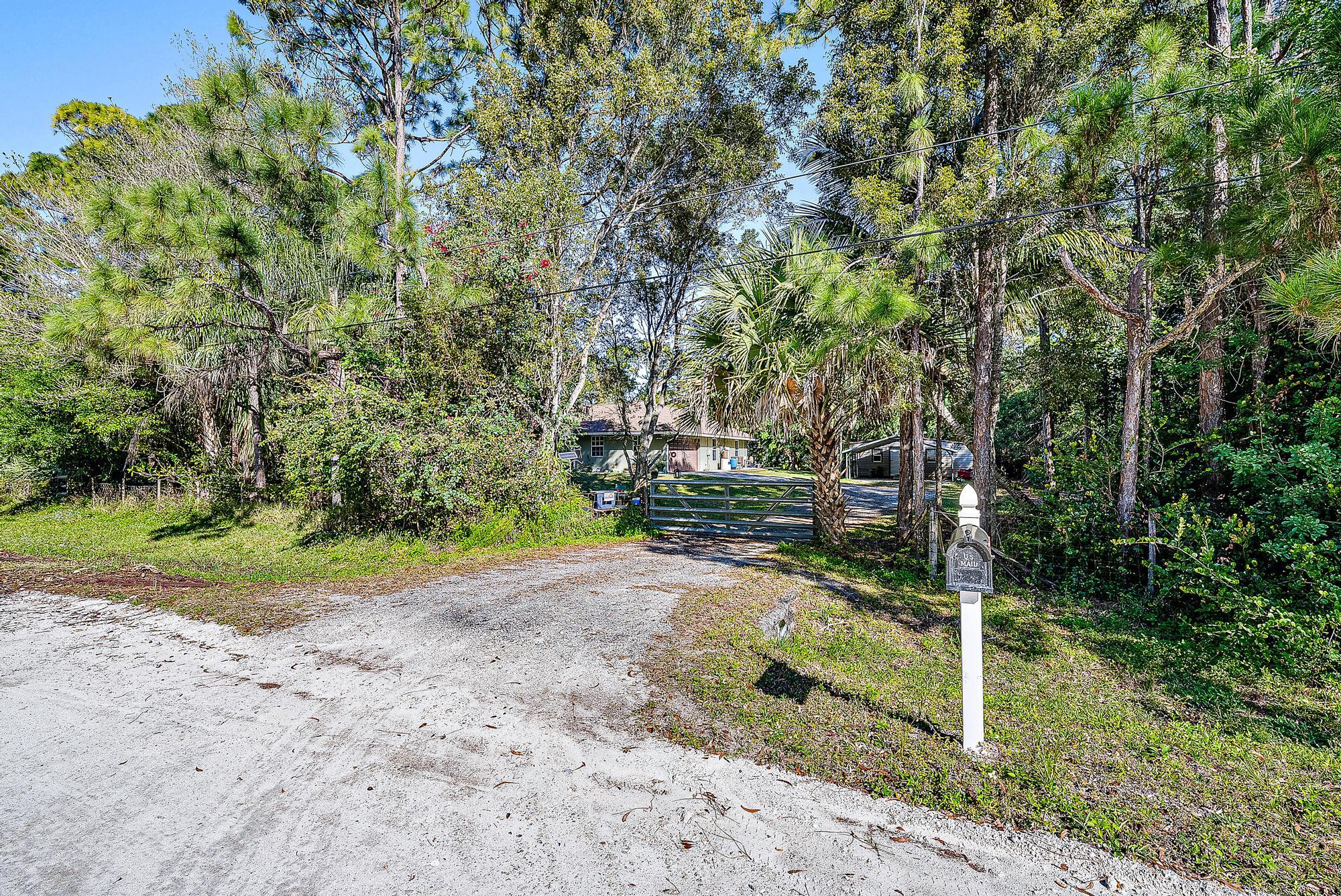 16117 Tangerine Boulevard