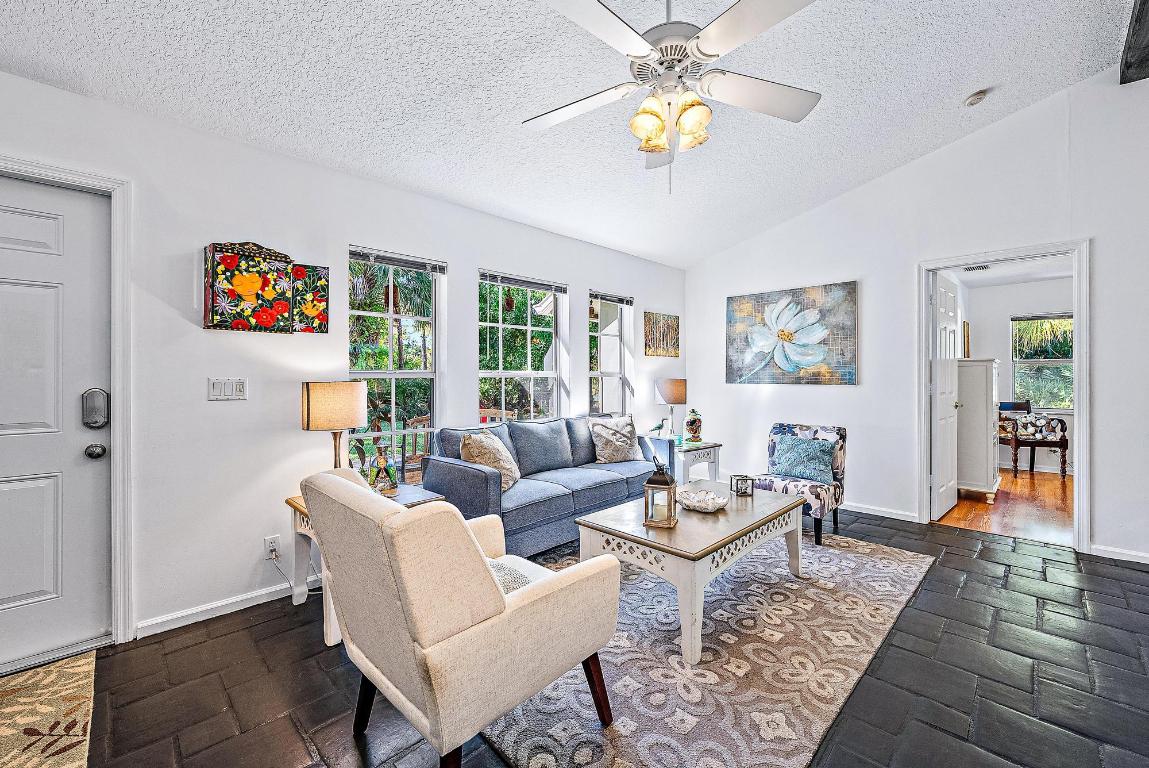 16117 Tangerine Boulevard