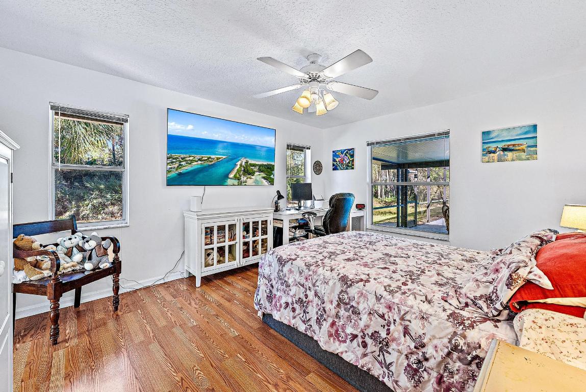 16117 Tangerine Boulevard