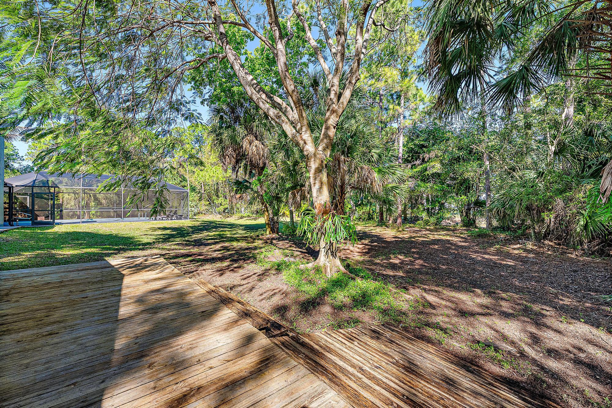 16117 Tangerine Boulevard