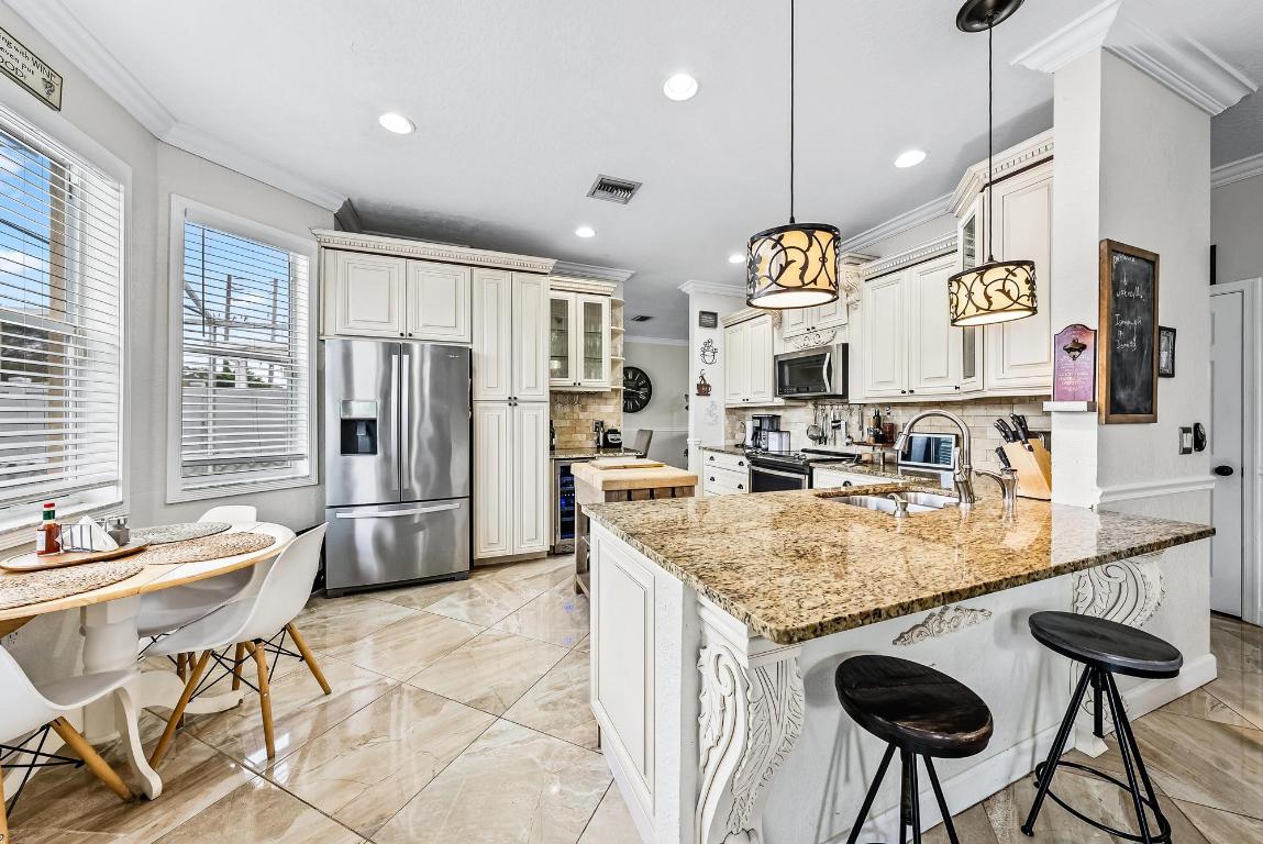 7178 Lake Island Drive