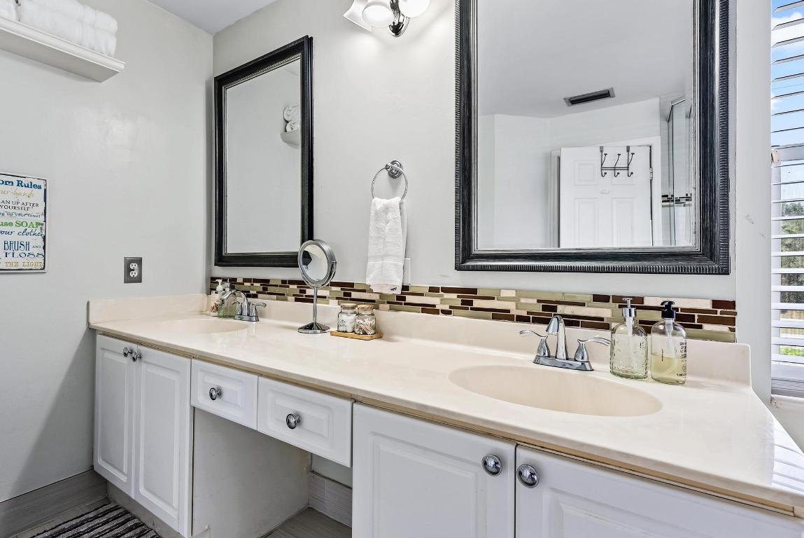 7178 Lake Island Drive