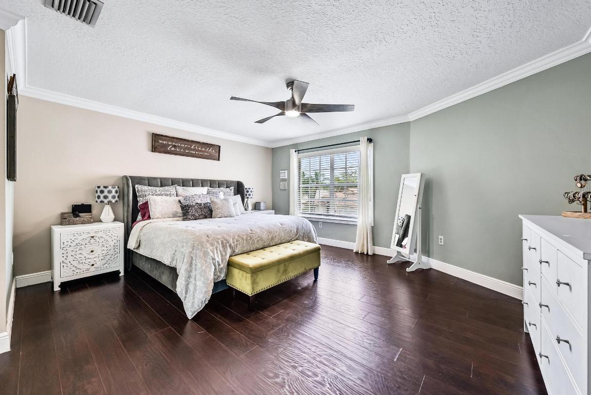 7178 Lake Island Drive