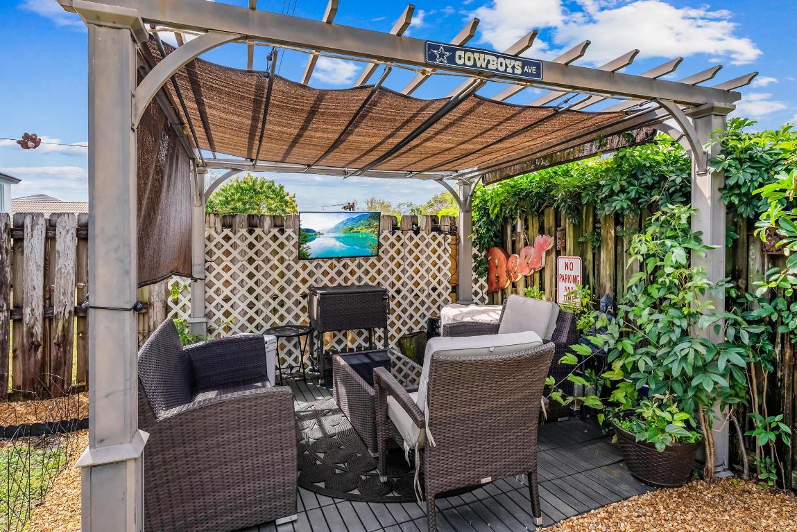 7178 Lake Island Drive