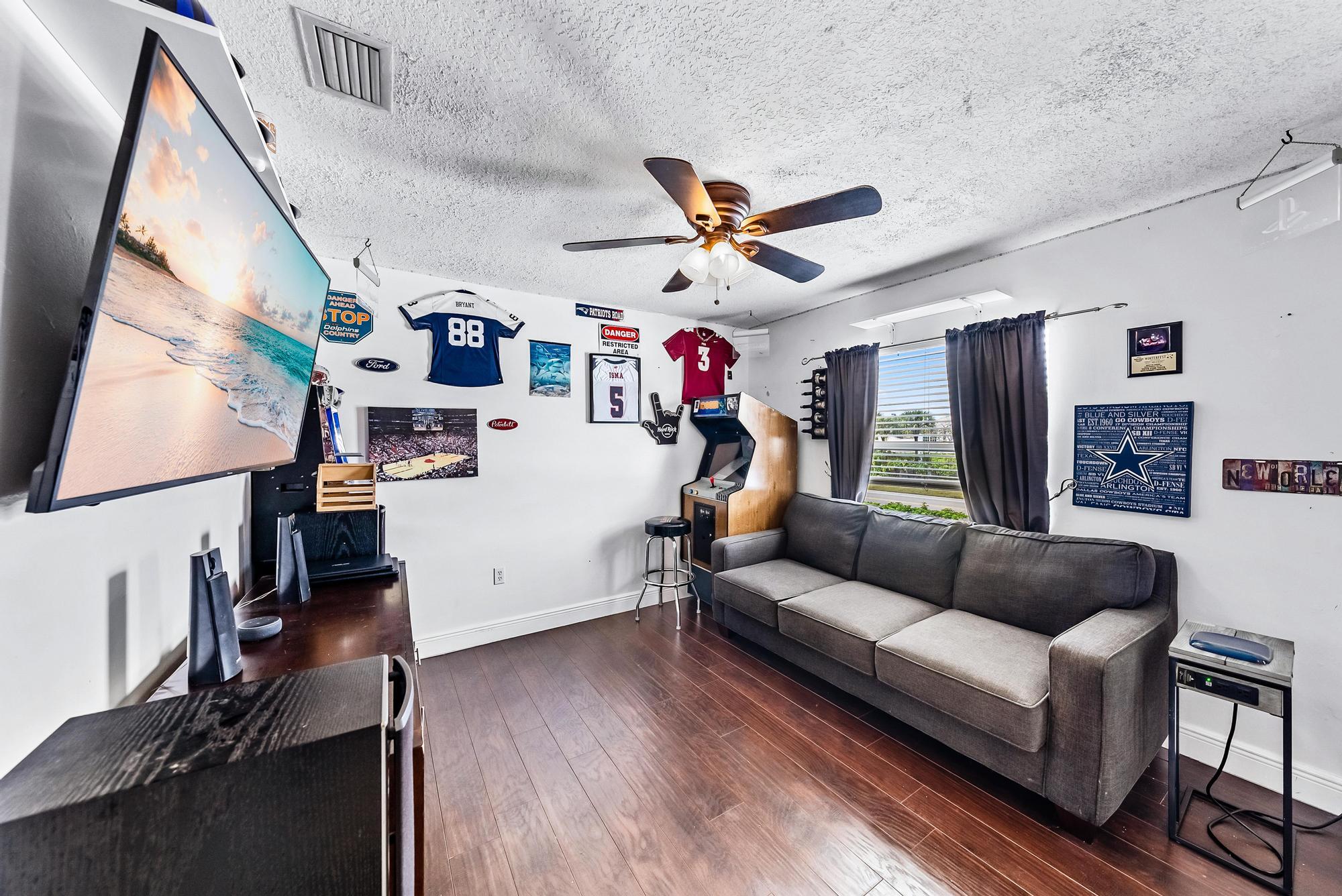 7178 Lake Island Drive