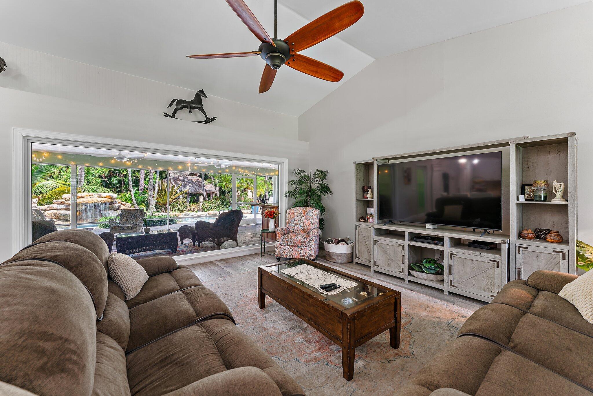 15864 72nd Drive N