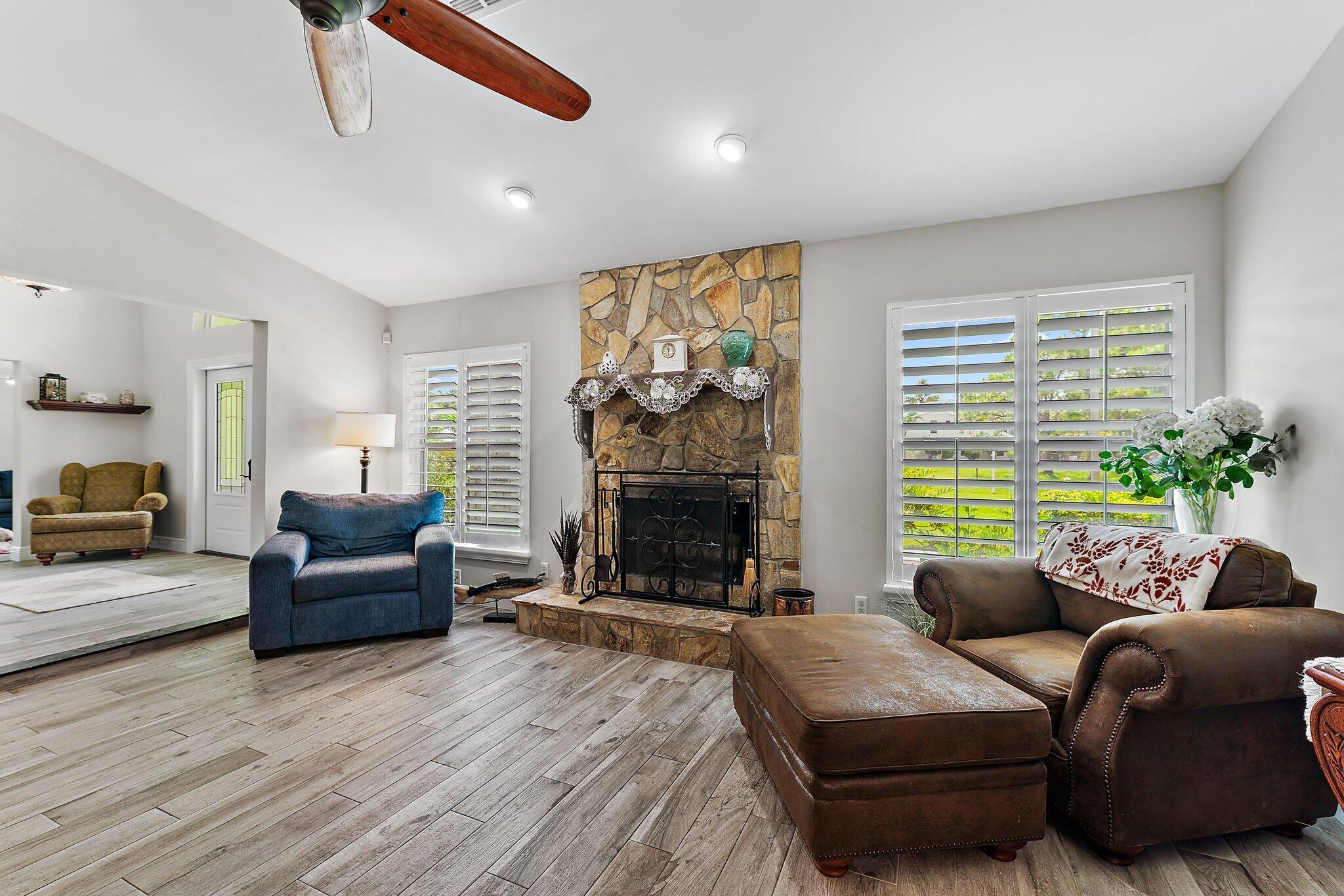 15864 72nd Drive N