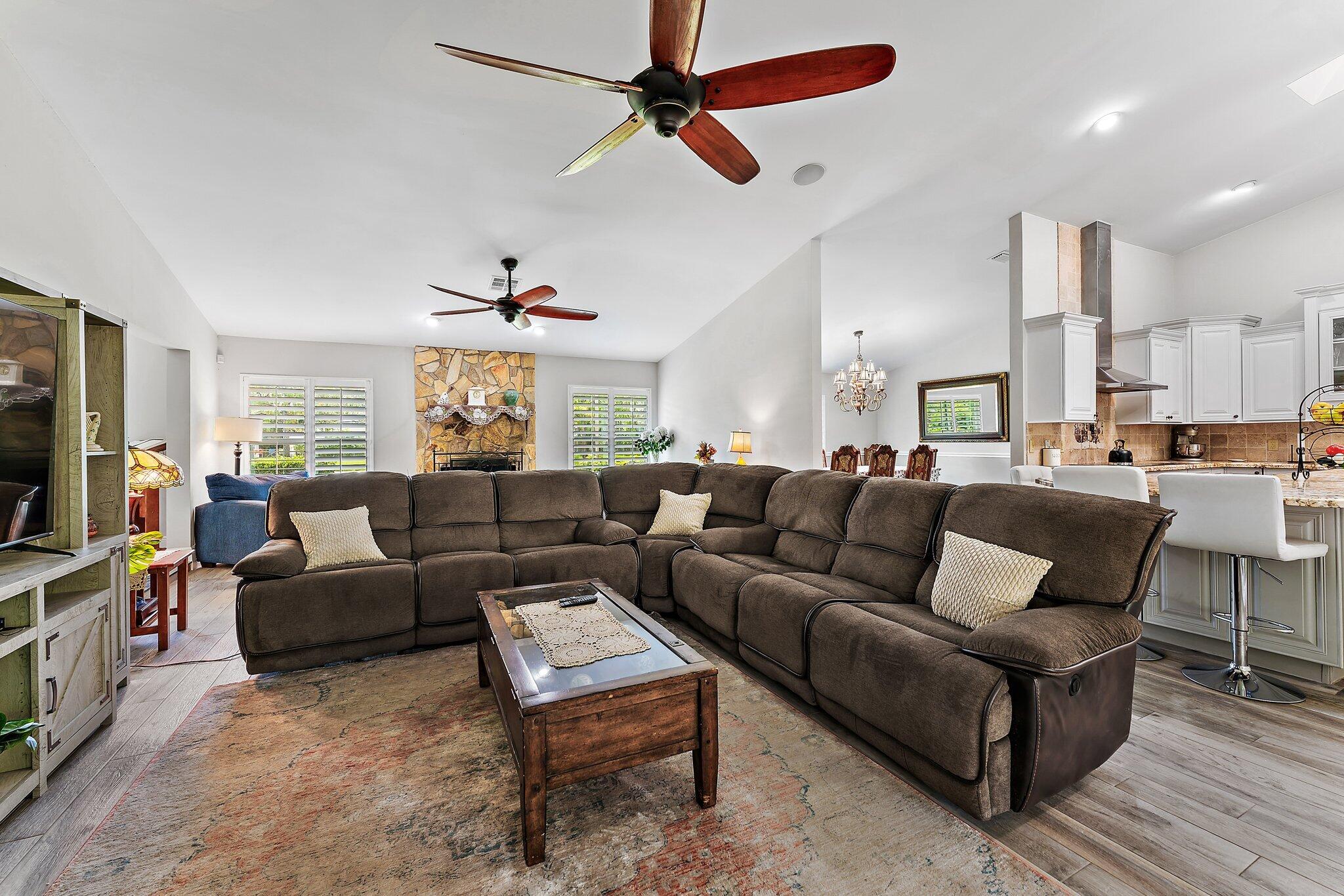 15864 72nd Drive N