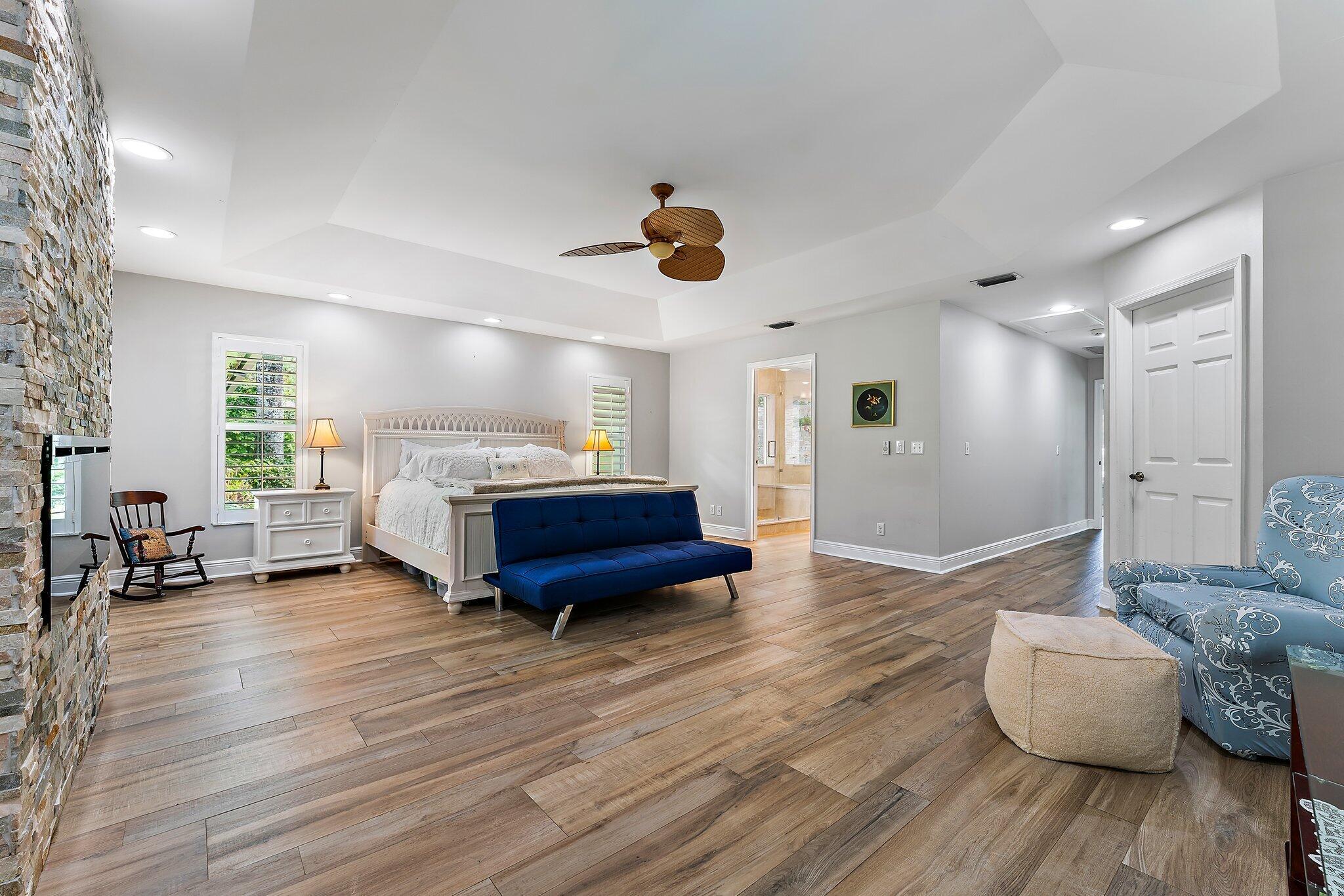 15864 72nd Drive N