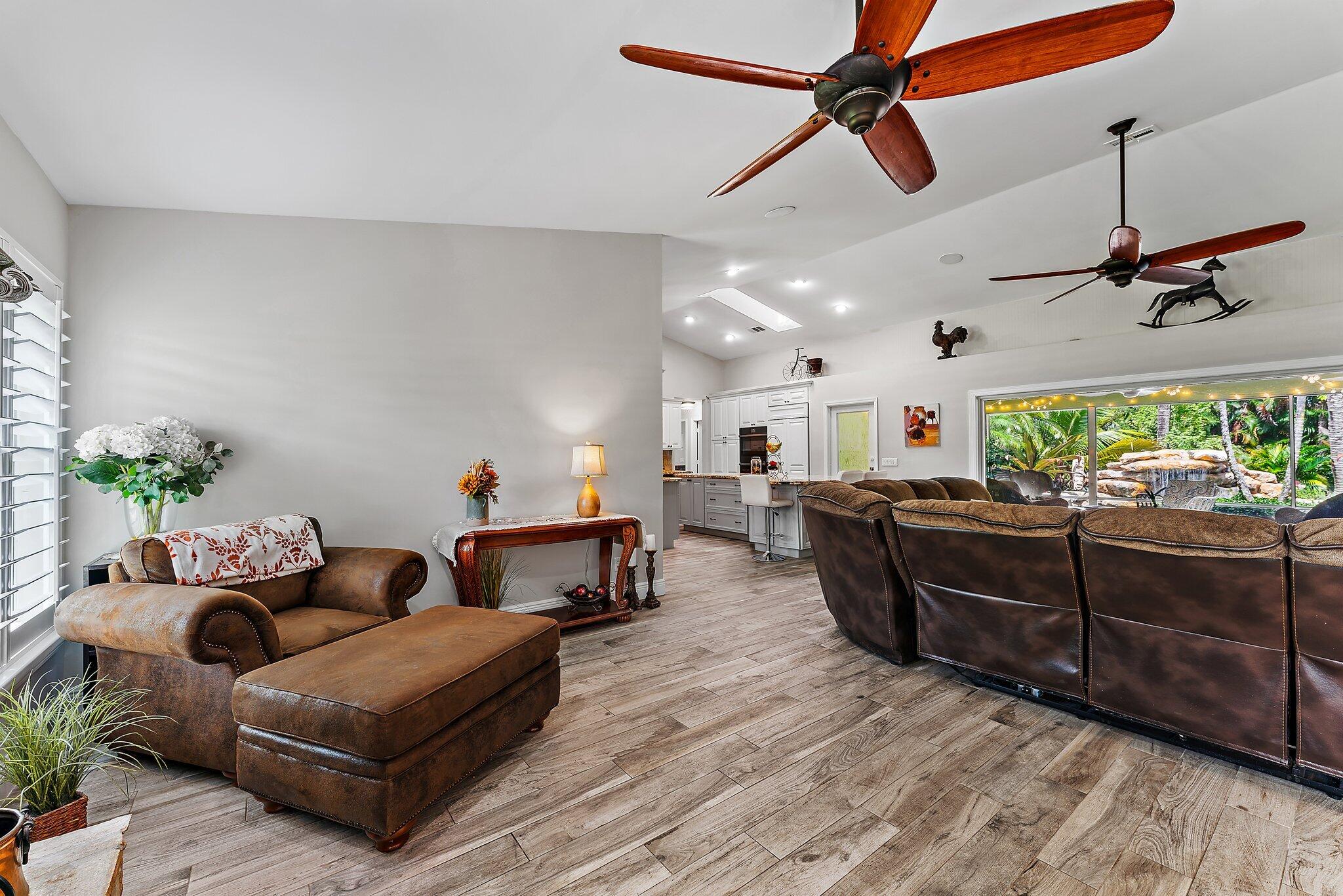 15864 72nd Drive N