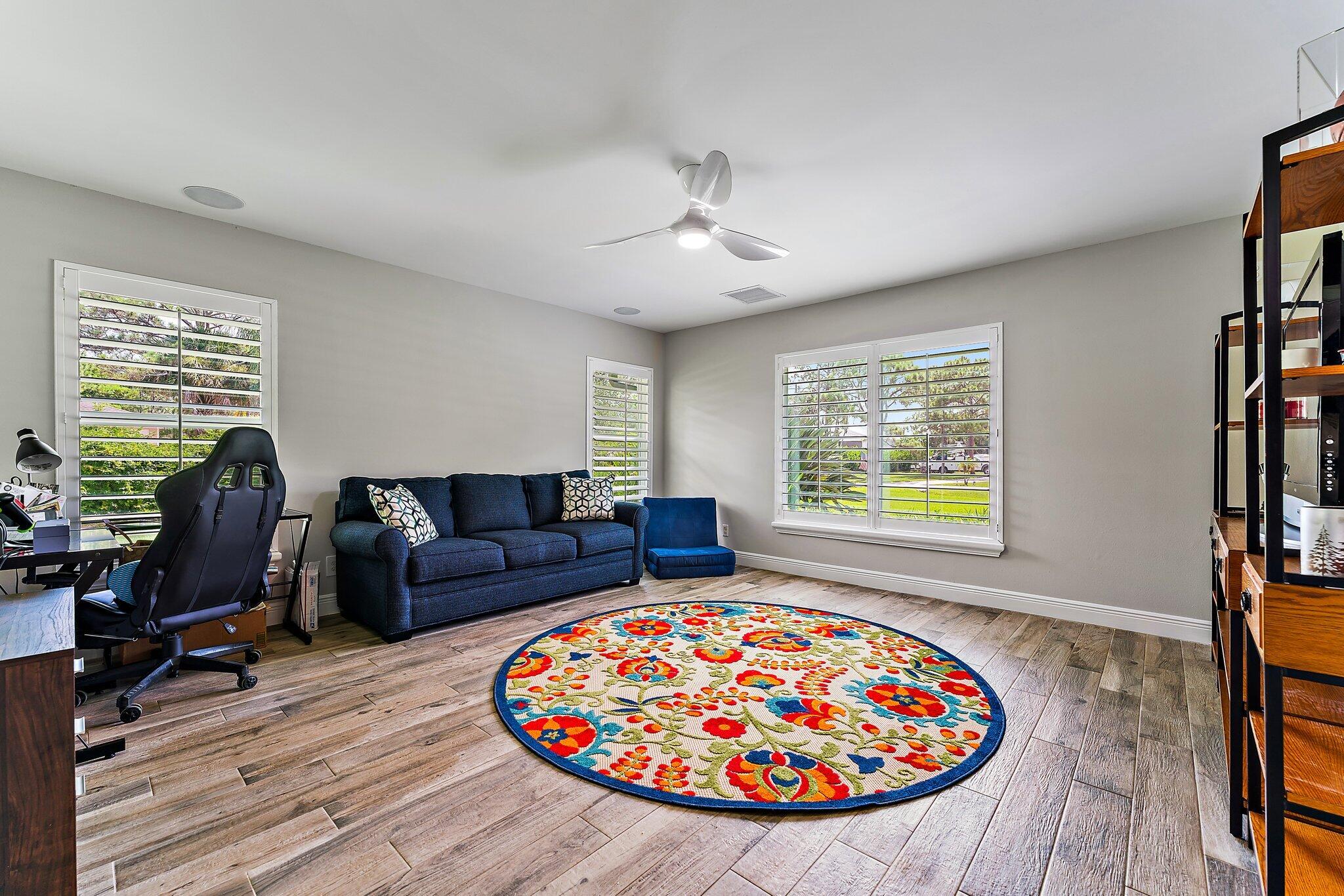 15864 72nd Drive N